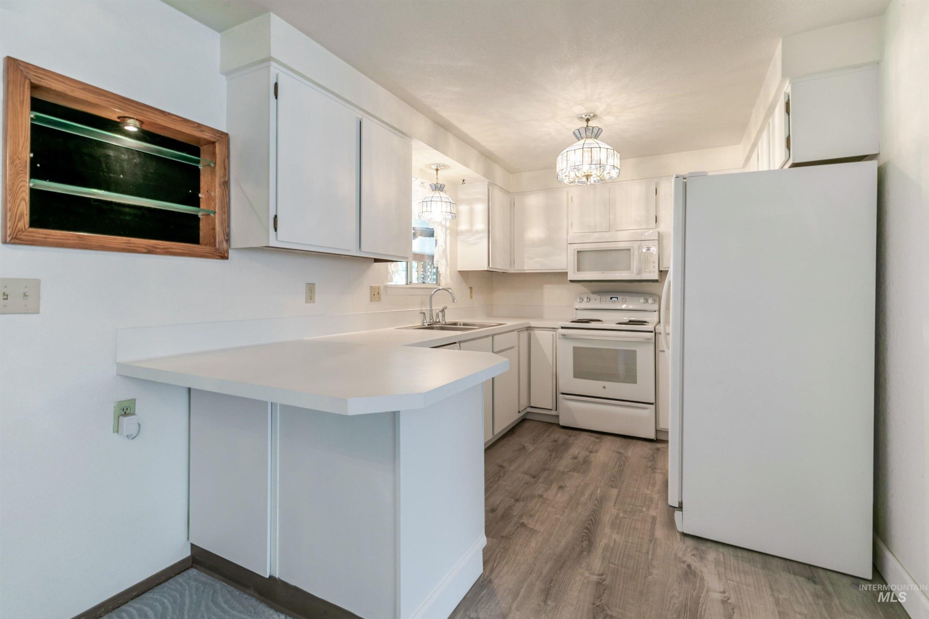 3223 S Norfolk Way, Boise, Idaho 83706-5426, 3 Bedrooms, 2 Bathrooms, Residential For Sale, Price $515,000, 98982606