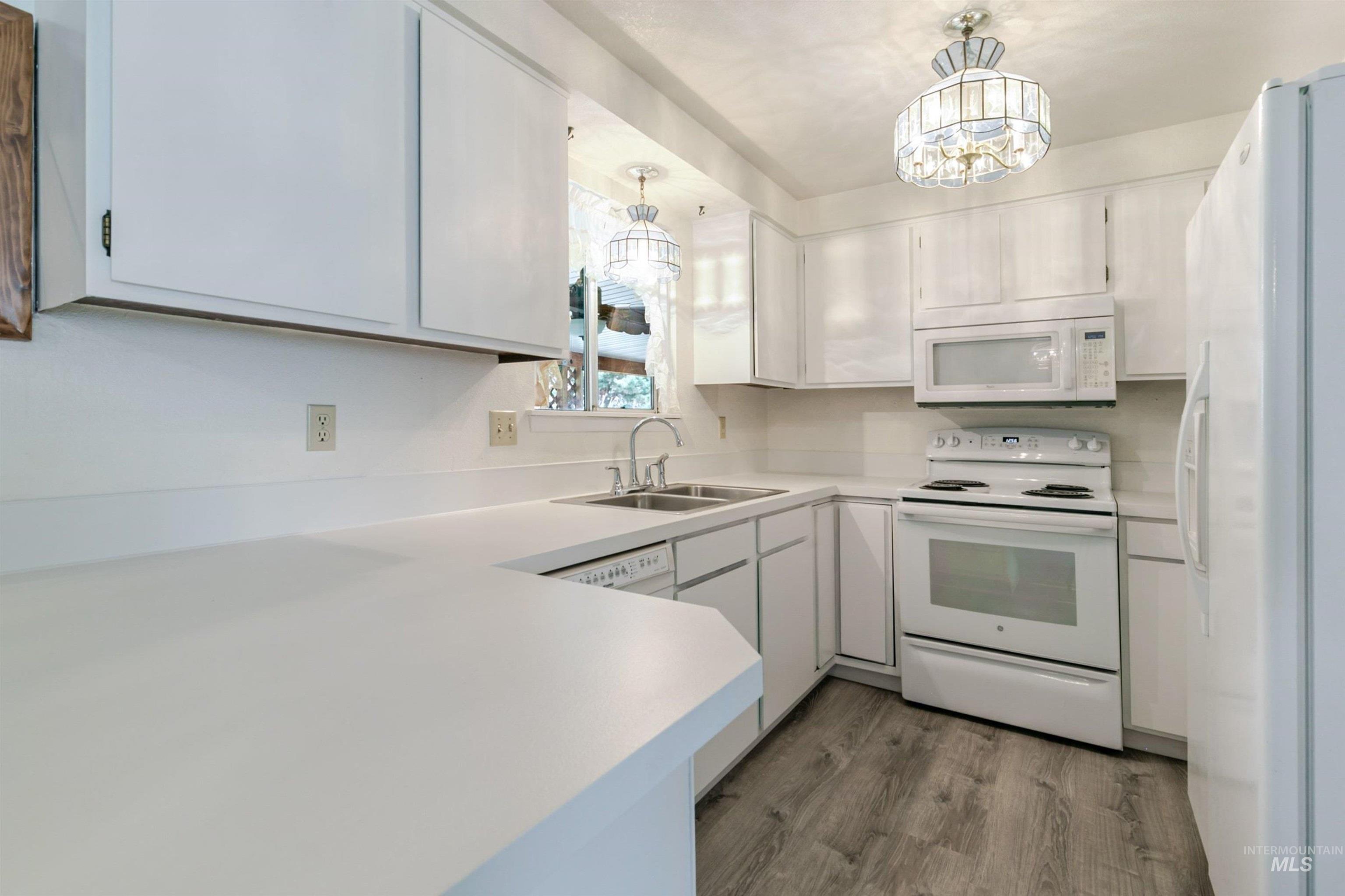 3223 S Norfolk Way, Boise, Idaho 83706-5426, 3 Bedrooms, 2 Bathrooms, Residential For Sale, Price $515,000, 98982606