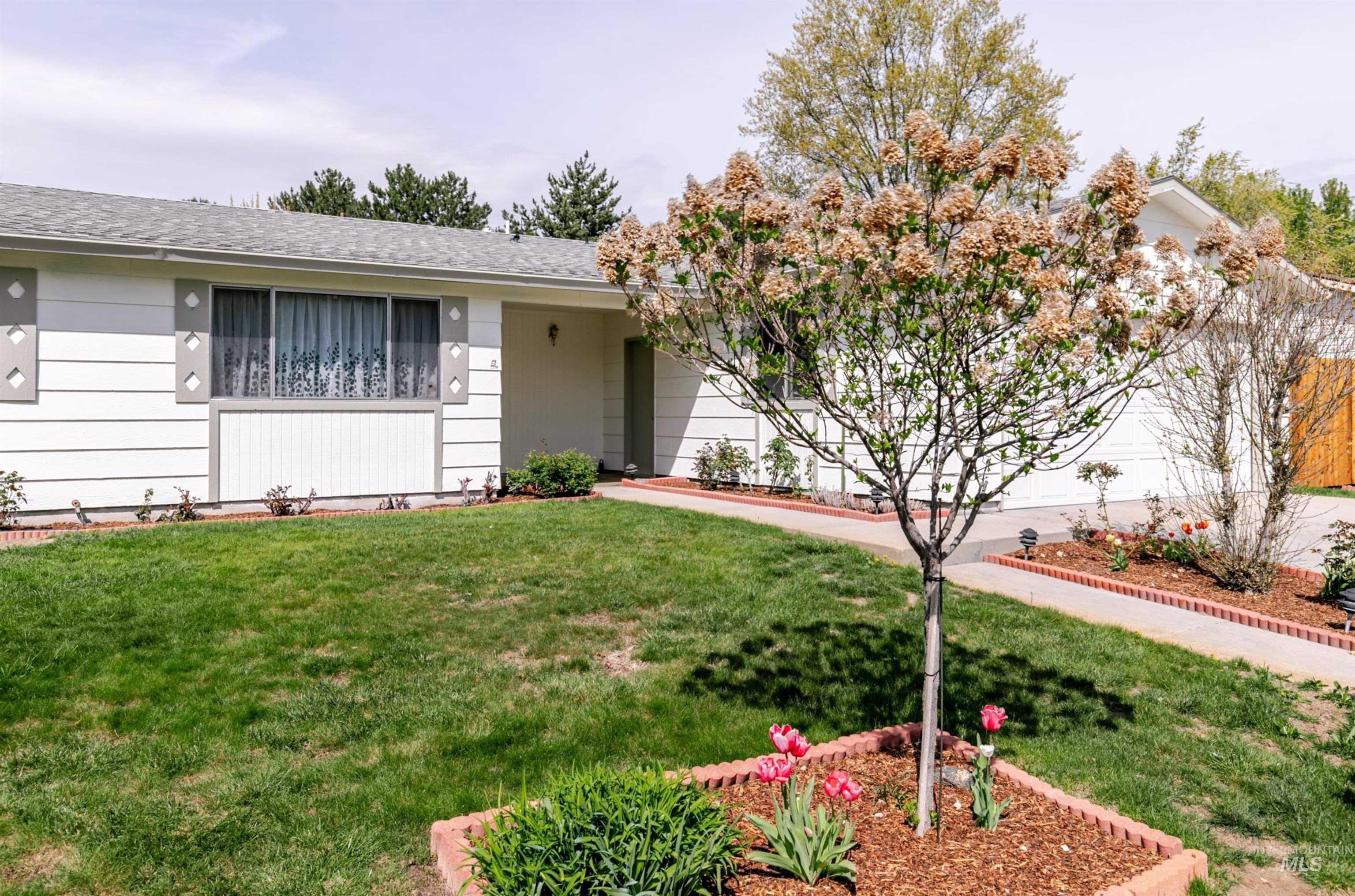 3223 S Norfolk Way, Boise, Idaho 83706-5426, 3 Bedrooms, 2 Bathrooms, Residential For Sale, Price $515,000, 98982606