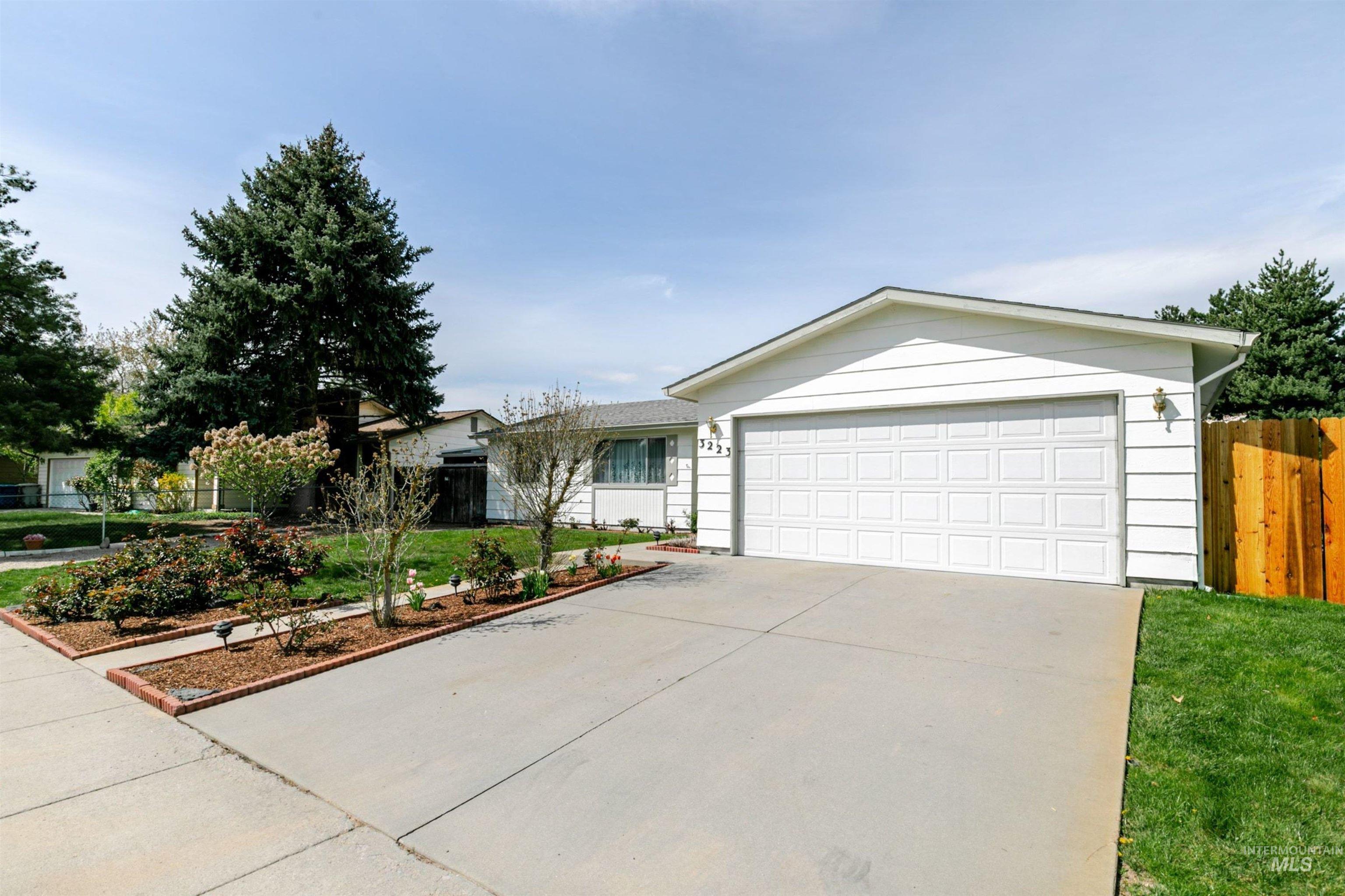 3223 S Norfolk Way, Boise, Idaho 83706-5426, 3 Bedrooms, 2 Bathrooms, Residential For Sale, Price $515,000, 98982606
