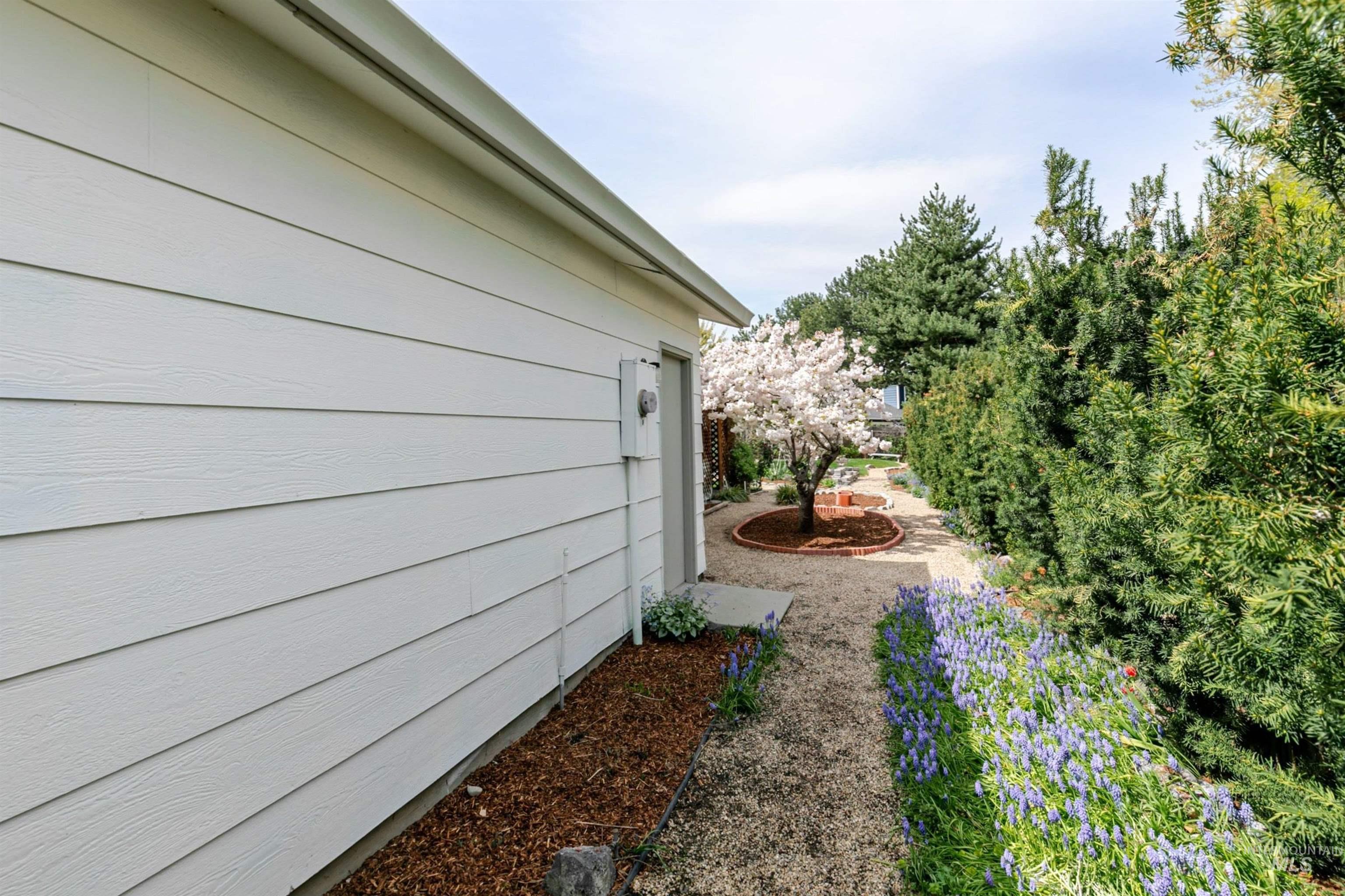 3223 S Norfolk Way, Boise, Idaho 83706-5426, 3 Bedrooms, 2 Bathrooms, Residential For Sale, Price $515,000, 98982606