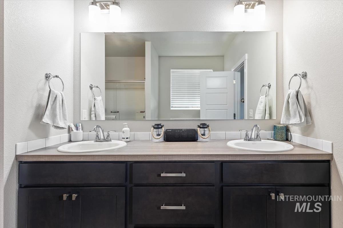 5333 N Adale Ave, Meridian, Idaho 83646, 4 Bedrooms, 2 Bathrooms, Residential For Sale, Price $569,000, 98982609