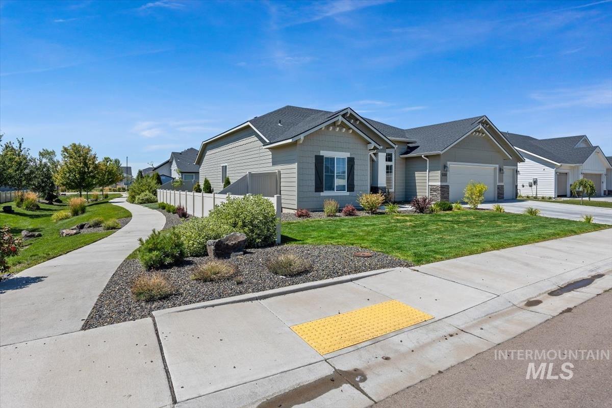 5333 N Adale Ave, Meridian, Idaho 83646, 4 Bedrooms, 2 Bathrooms, Residential For Sale, Price $569,000, 98982609