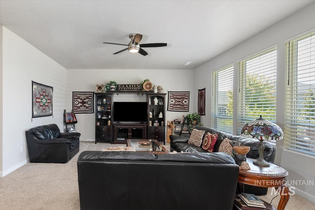 5333 N Adale Ave, Meridian, Idaho 83646, 4 Bedrooms, 2 Bathrooms, Residential For Sale, Price $569,000, 98982609