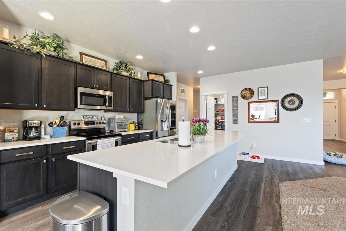 5333 N Adale Ave, Meridian, Idaho 83646, 4 Bedrooms, 2 Bathrooms, Residential For Sale, Price $555,000,MLS 98982609