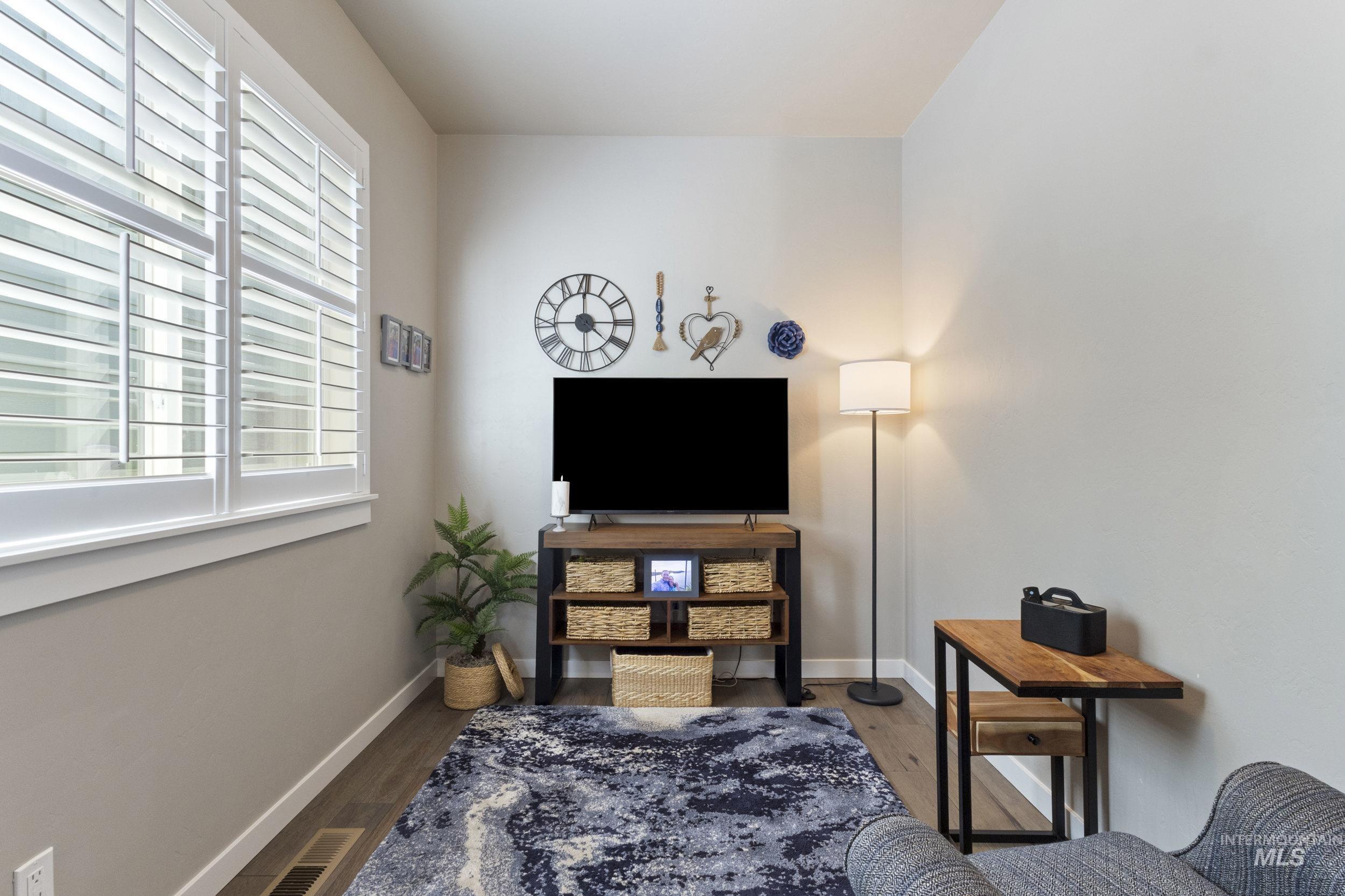 6235 N Bernacchi Lane, Meridian, Idaho 83646, 2 Bedrooms, 2 Bathrooms, Residential For Sale, Price $575,000, 98982612