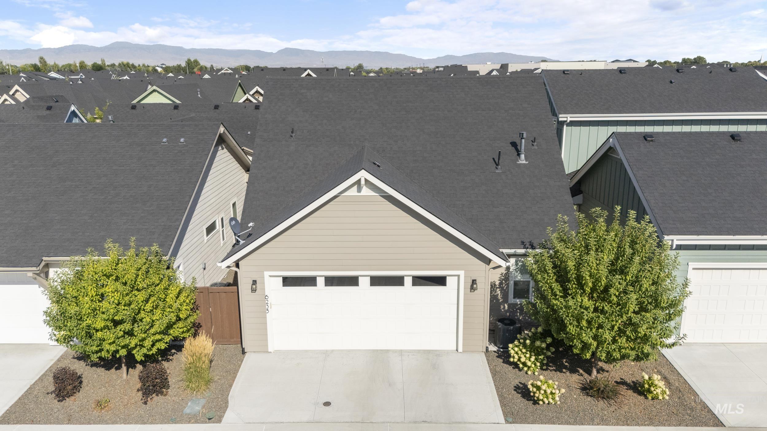 6235 N Bernacchi Lane, Meridian, Idaho 83646, 2 Bedrooms, 2 Bathrooms, Residential For Sale, Price $575,000, 98982612