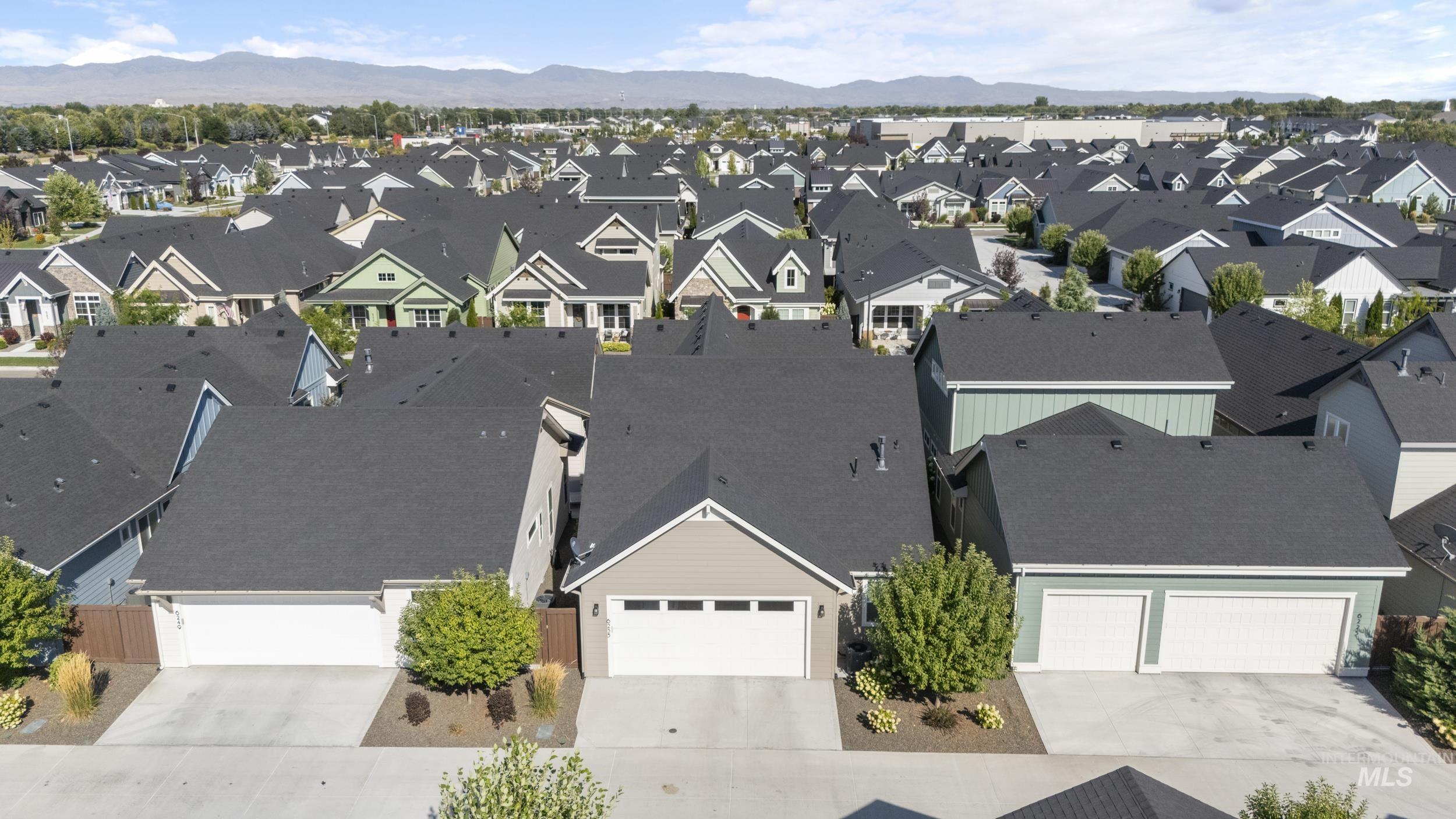 6235 N Bernacchi Lane, Meridian, Idaho 83646, 2 Bedrooms, 2 Bathrooms, Residential For Sale, Price $575,000, 98982612