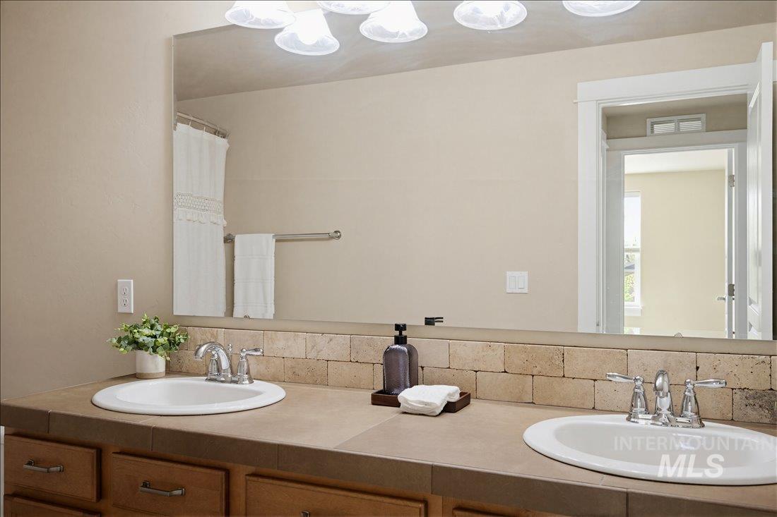 7508 W Skylight St., Boise, Idaho 83709, 4 Bedrooms, 2.5 Bathrooms, Residential For Sale, Price $615,000, 98982617