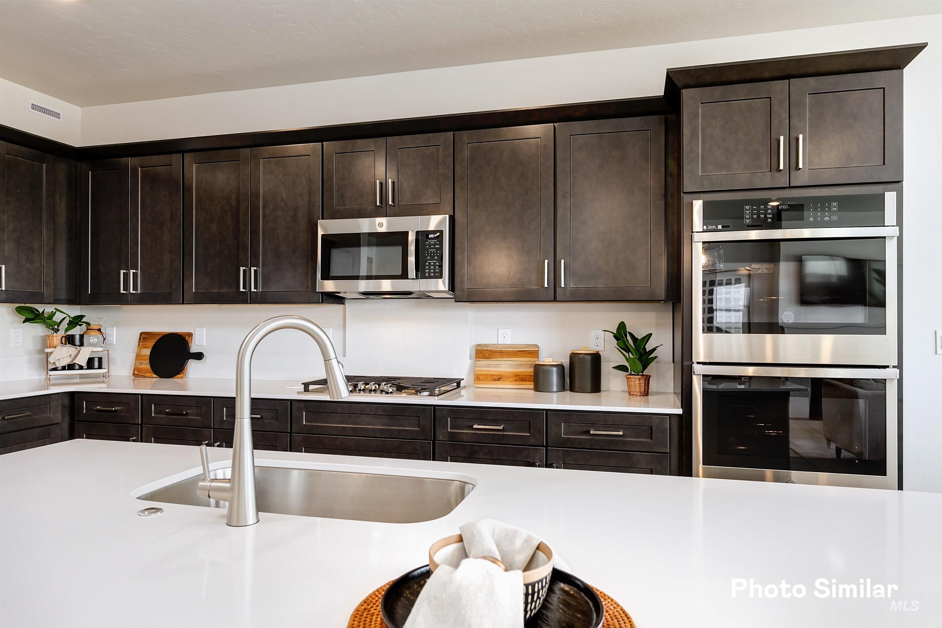 15098 Irisation Ave, Caldwell, Idaho 83607, 3 Bedrooms, 2 Bathrooms, Residential For Sale, Price $598,400, 98982619