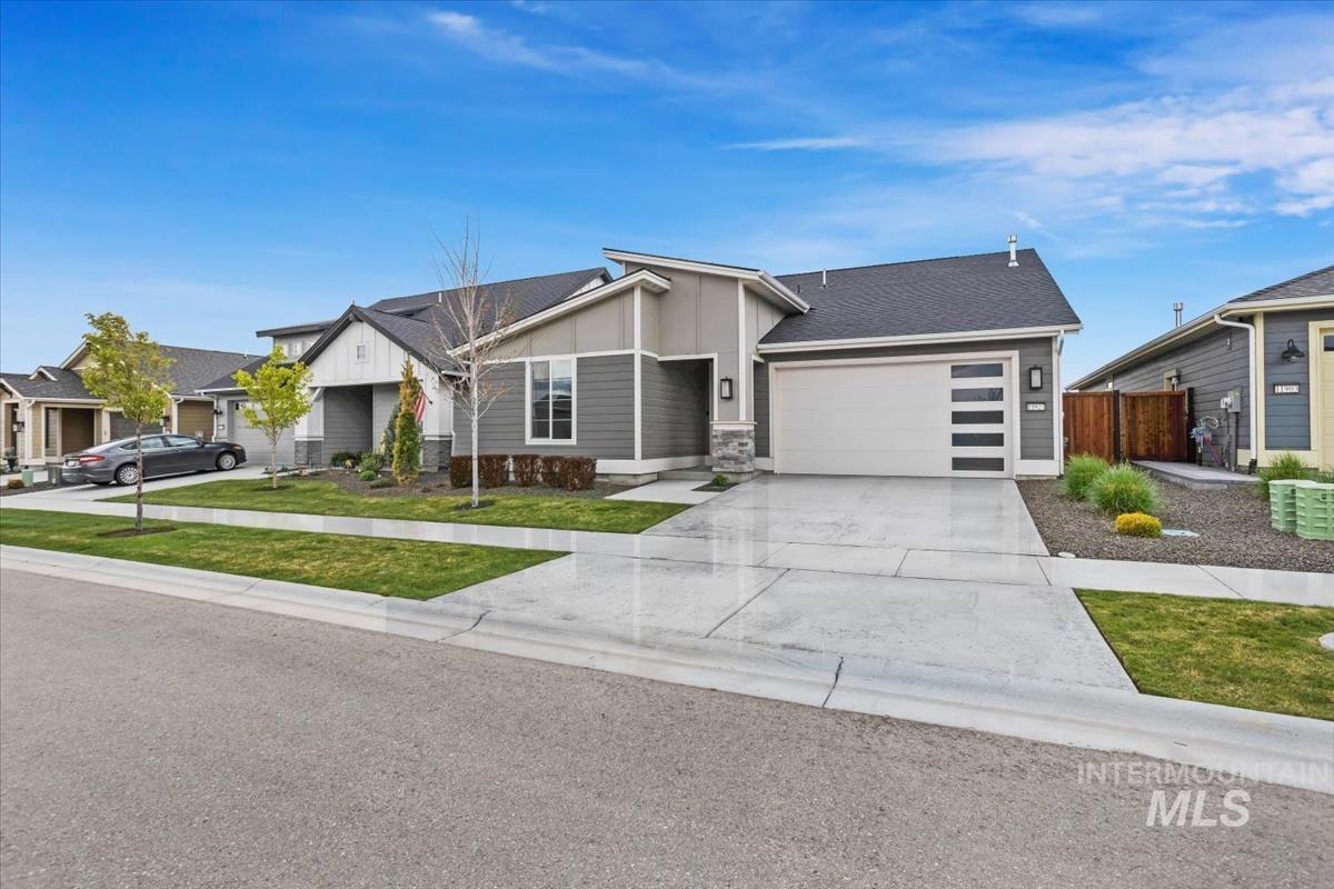 11927 S Integrity Ln, Kuna, Idaho 83634, 3 Bedrooms, 2.5 Bathrooms, Residential For Sale, Price $619,900,MLS 98982623