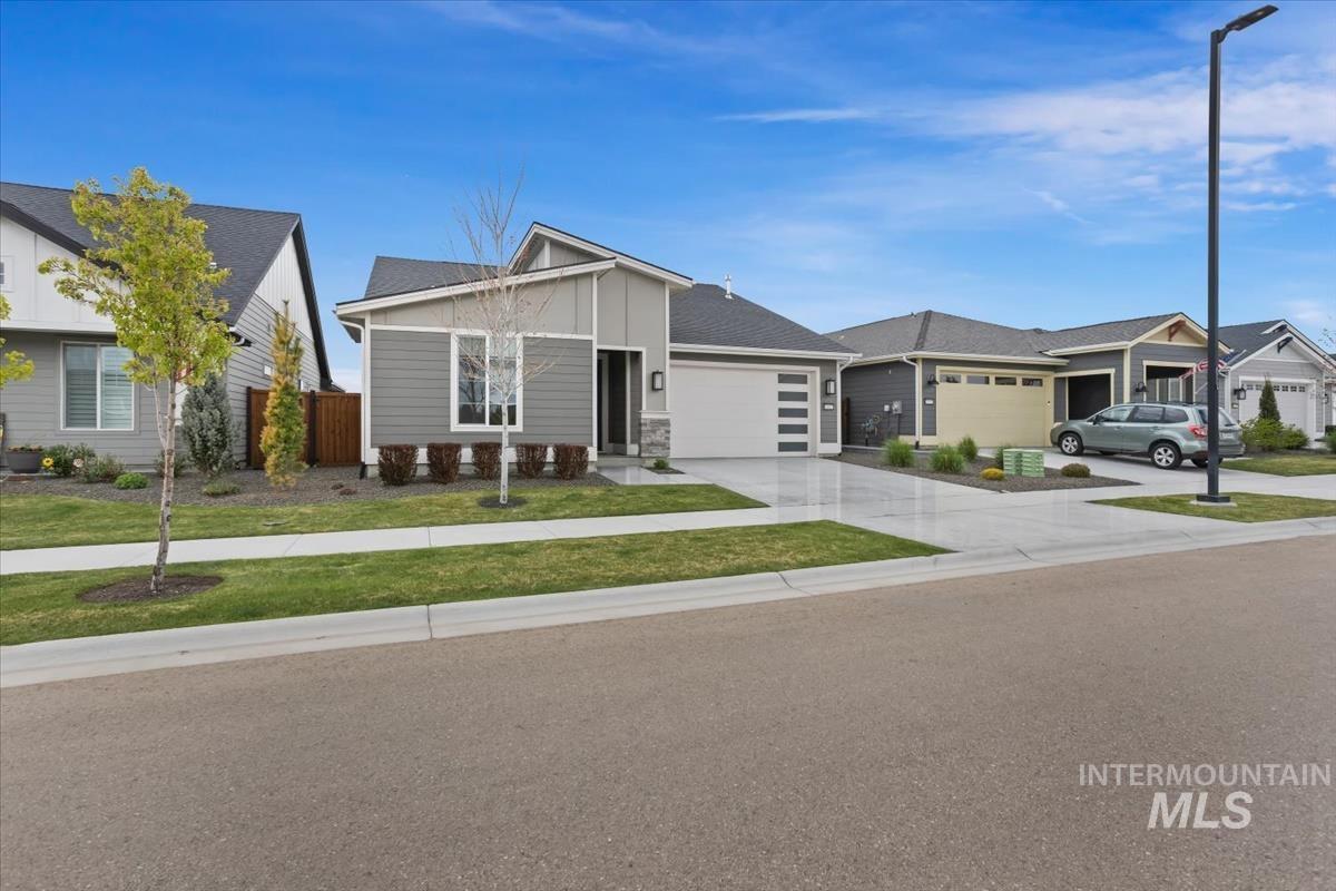 11927 S Integrity Ln, Kuna, Idaho 83634, 3 Bedrooms, 2.5 Bathrooms, Residential For Sale, Price $619,900,MLS 98982623