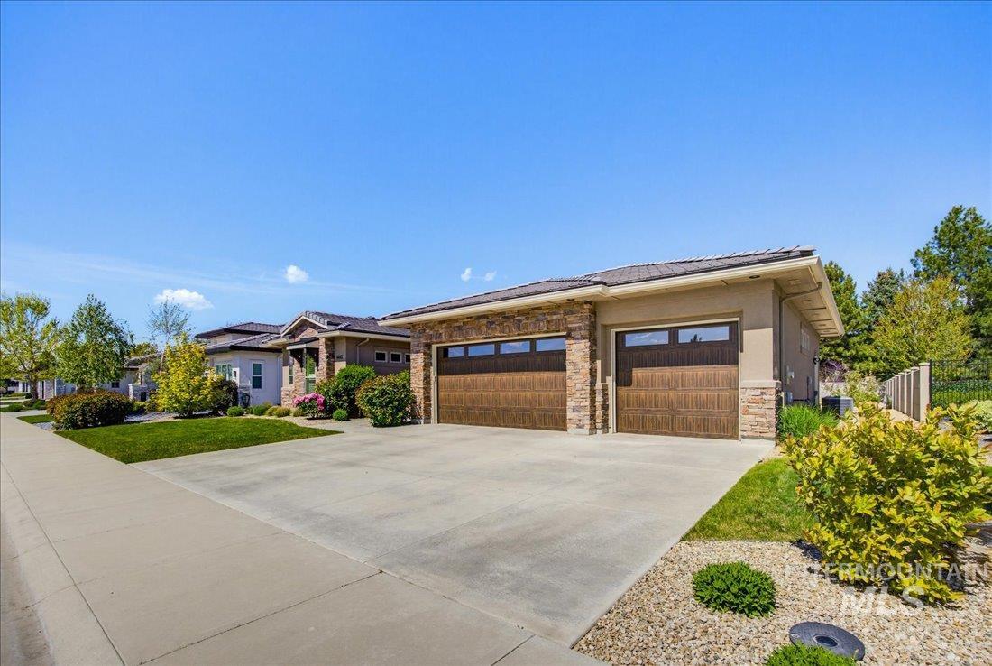 6642 N Crantini Way, Meridian, Idaho 83646, 3 Bedrooms, 2.5 Bathrooms, Residential For Sale, Price $1,250,000, 98982624