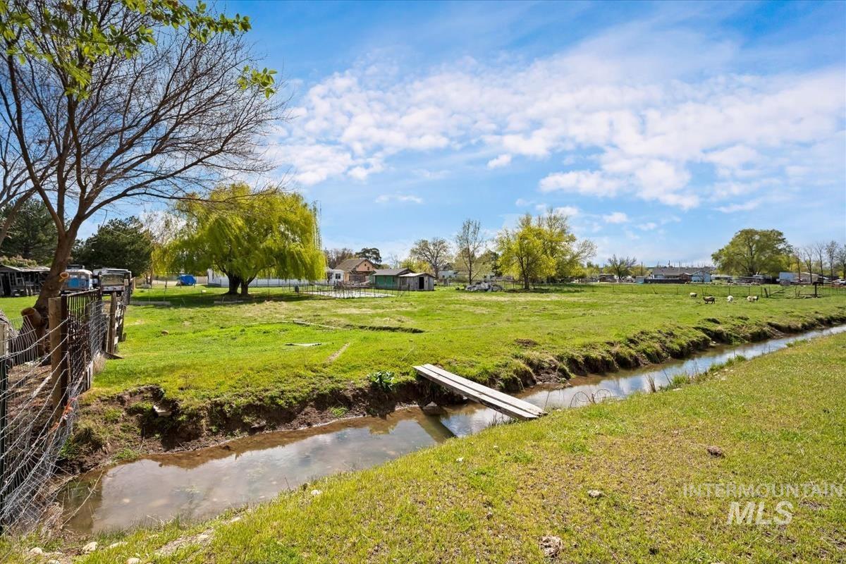 5863 3rd Ave, Nampa, Idaho 83686-9583, 4 Bedrooms, 2 Bathrooms, Residential For Sale, Price $585,000,MLS 98982626