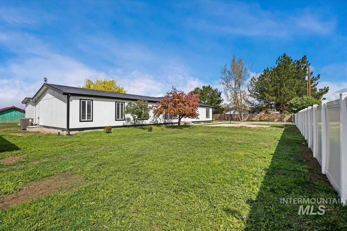 5863 3rd Ave, Nampa, Idaho 83686-9583, 4 Bedrooms, 2 Bathrooms, Residential For Sale, Price $585,000,MLS 98982626