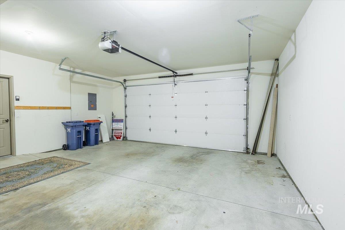 336 S Golden Eagle Lane, Eagle, Idaho 83616, 2 Bedrooms, 2 Bathrooms, Residential For Sale, Price $389,900, 98982627