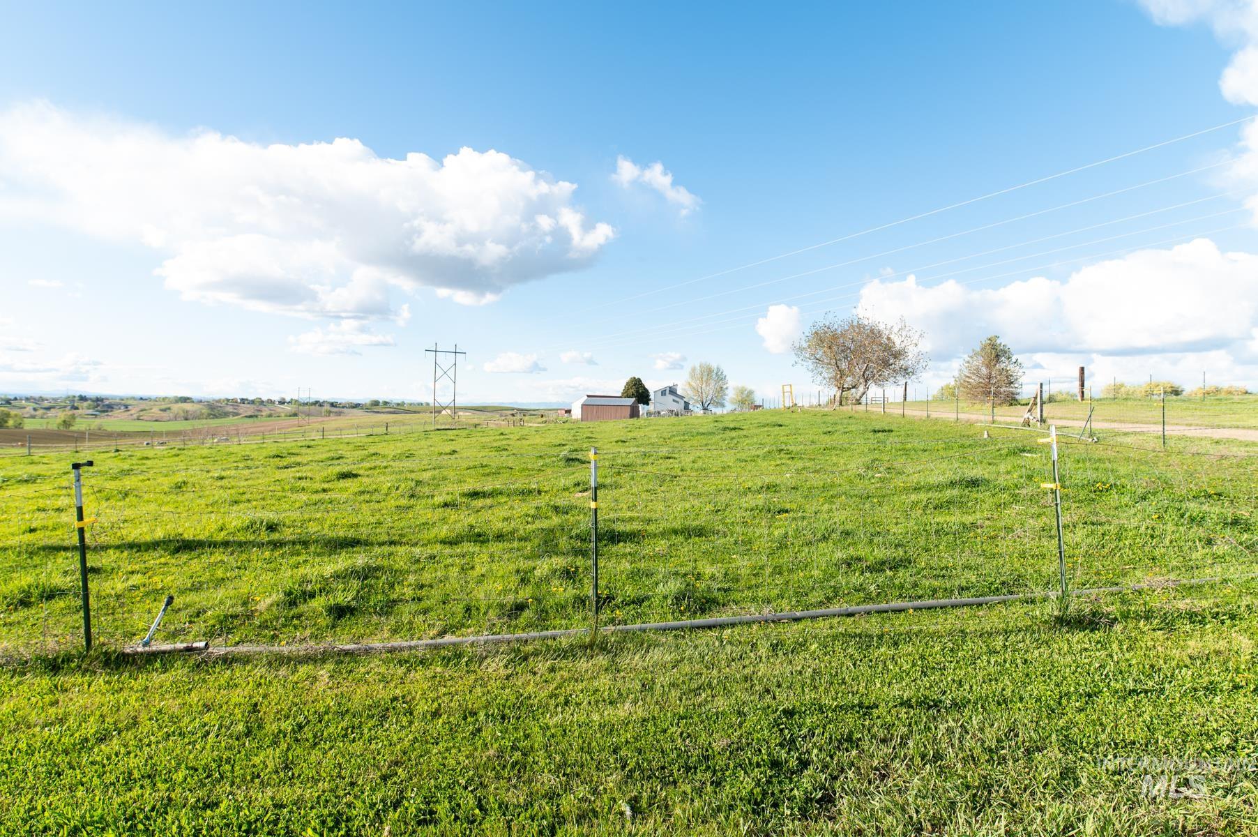 2400 Fairview Ave, Fruitland, Idaho 83619, 4 Bedrooms, 3 Bathrooms, Residential For Sale, Price $799,000,MLS 98982629