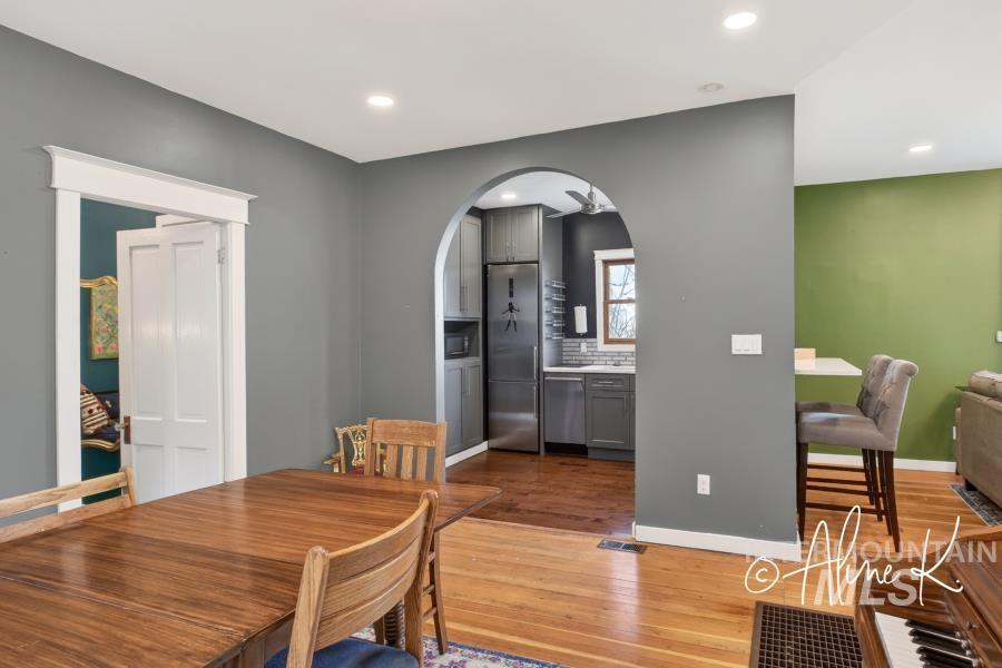215 E A, Moscow, Idaho 83843, 3 Bedrooms, 1 Bathroom, Residential For Sale, Price $399,000,MLS 98982630