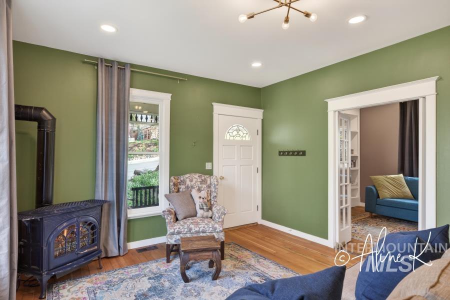 215 E A, Moscow, Idaho 83843, 3 Bedrooms, 1 Bathroom, Residential For Sale, Price $399,000,MLS 98982630
