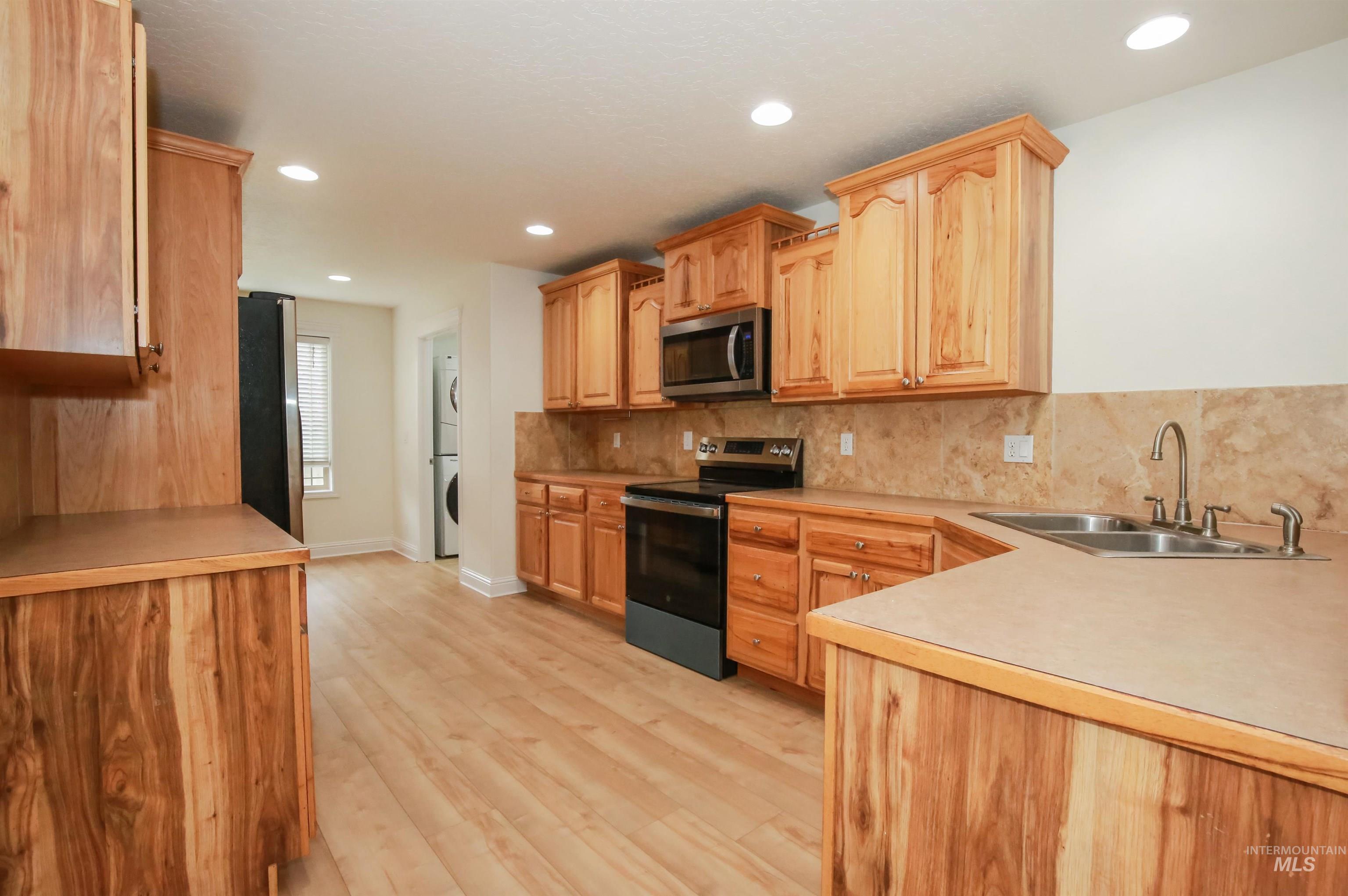 767 N Dorian Drive, Ontario, Oregon 97914, 5 Bedrooms, 2 Bathrooms, Residential For Sale, Price $499,900,MLS 98982631