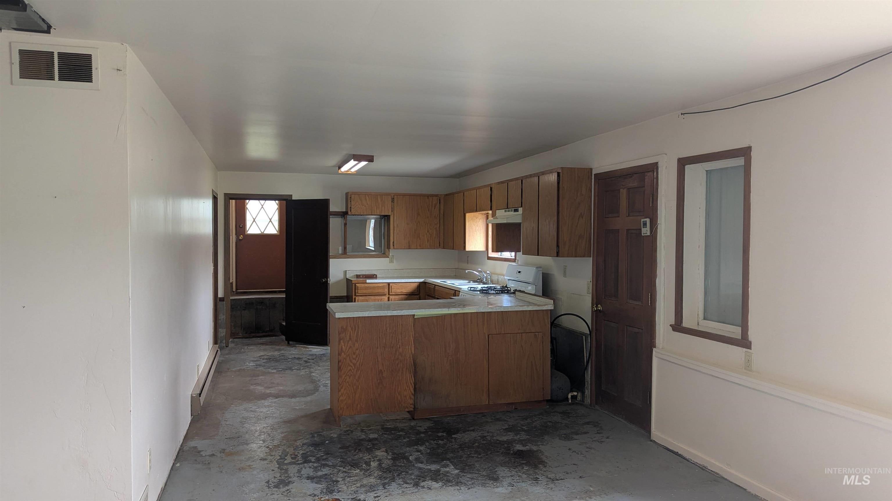 509 Doris, Oldtown, Idaho 83822, 2 Bedrooms, 2 Bathrooms, Residential For Sale, Price $450,000,MLS 98982632