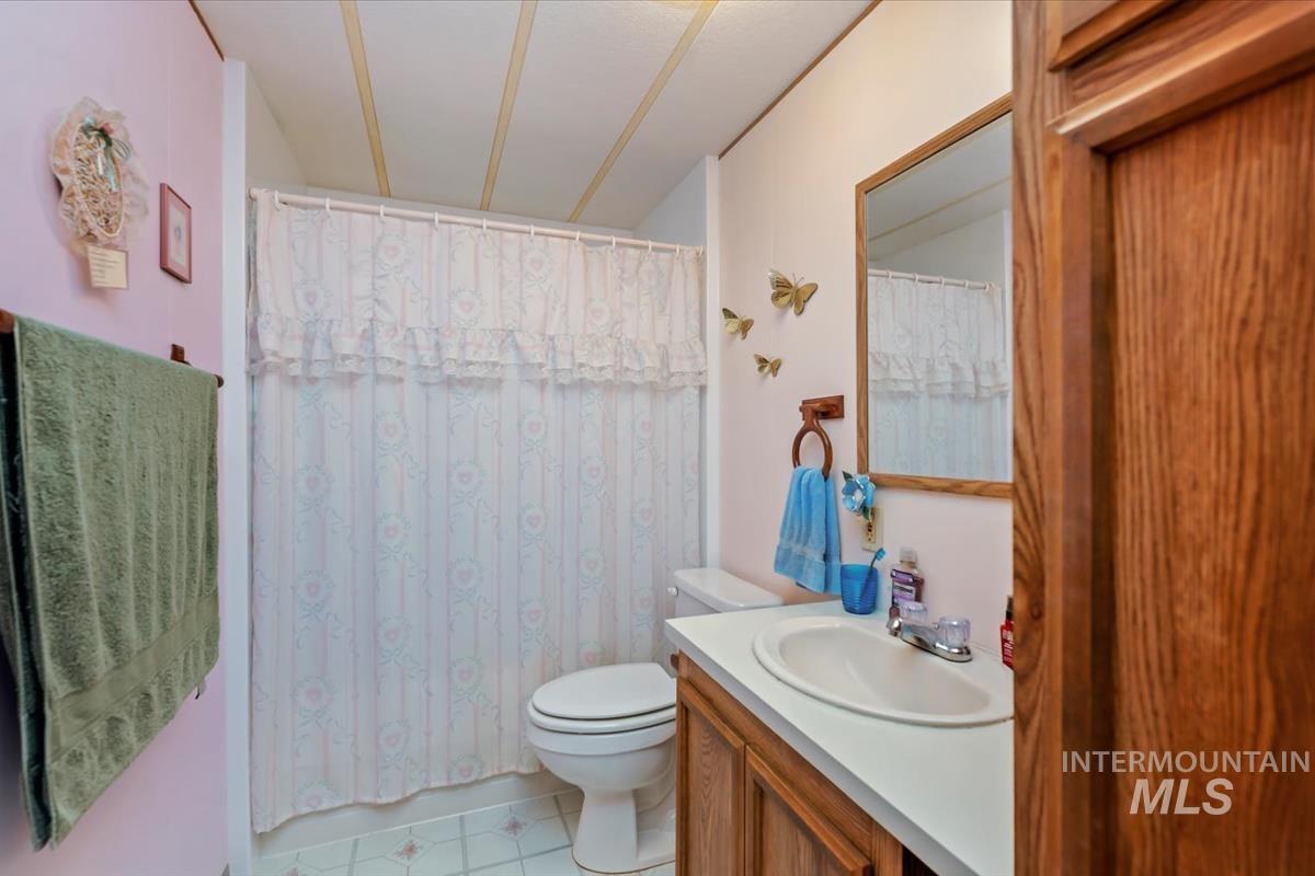 3624 S Licorice Pl, Boise, Idaho 83716, 3 Bedrooms, 2 Bathrooms, Residential For Sale, Price $285,000,MLS 98982634