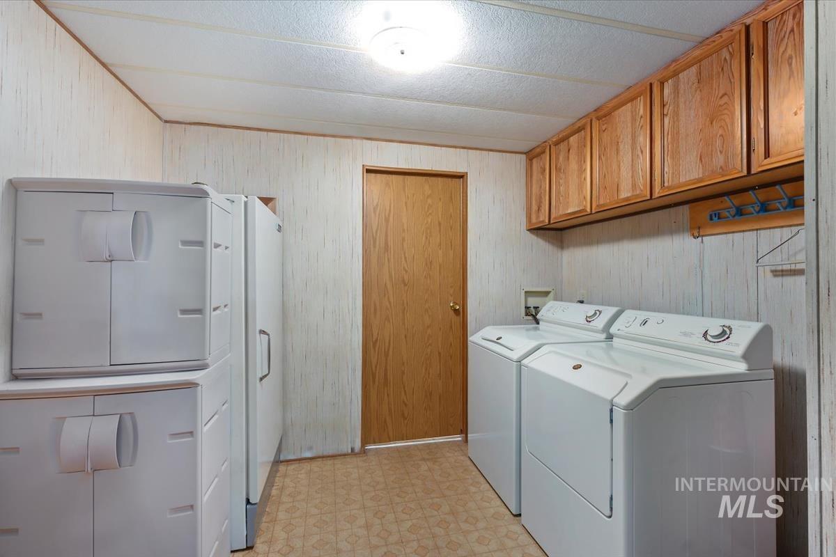 3624 S Licorice Pl, Boise, Idaho 83716, 3 Bedrooms, 2 Bathrooms, Residential For Sale, Price $285,000,MLS 98982634