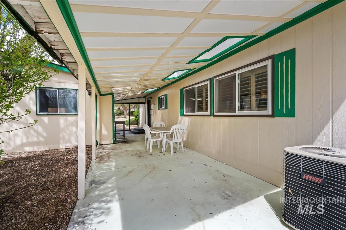 3624 S Licorice Pl, Boise, Idaho 83716, 3 Bedrooms, 2 Bathrooms, Residential For Sale, Price $285,000,MLS 98982634