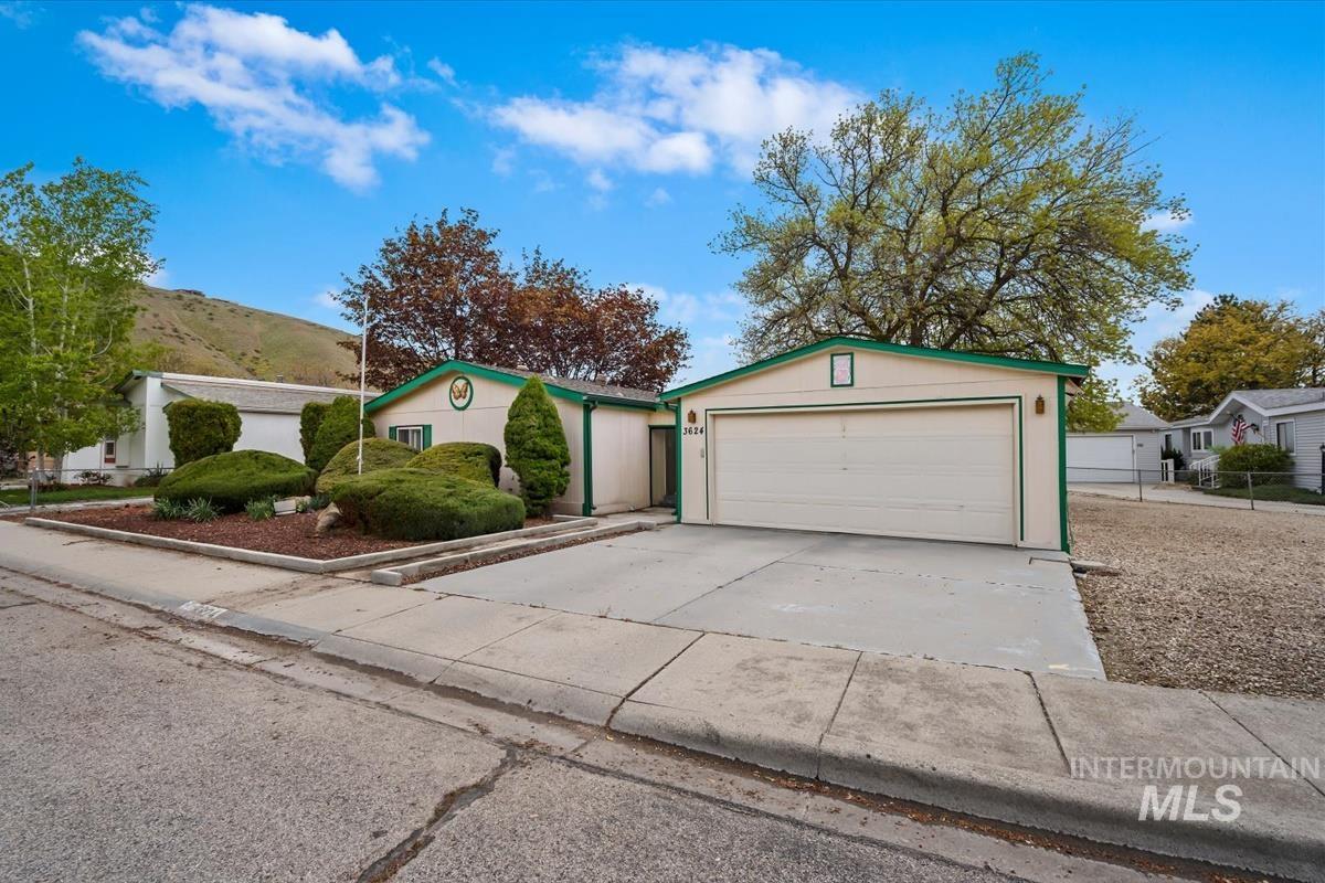 3624 S Licorice Pl, Boise, Idaho 83716, 3 Bedrooms, 2 Bathrooms, Residential For Sale, Price $285,000,MLS 98982634