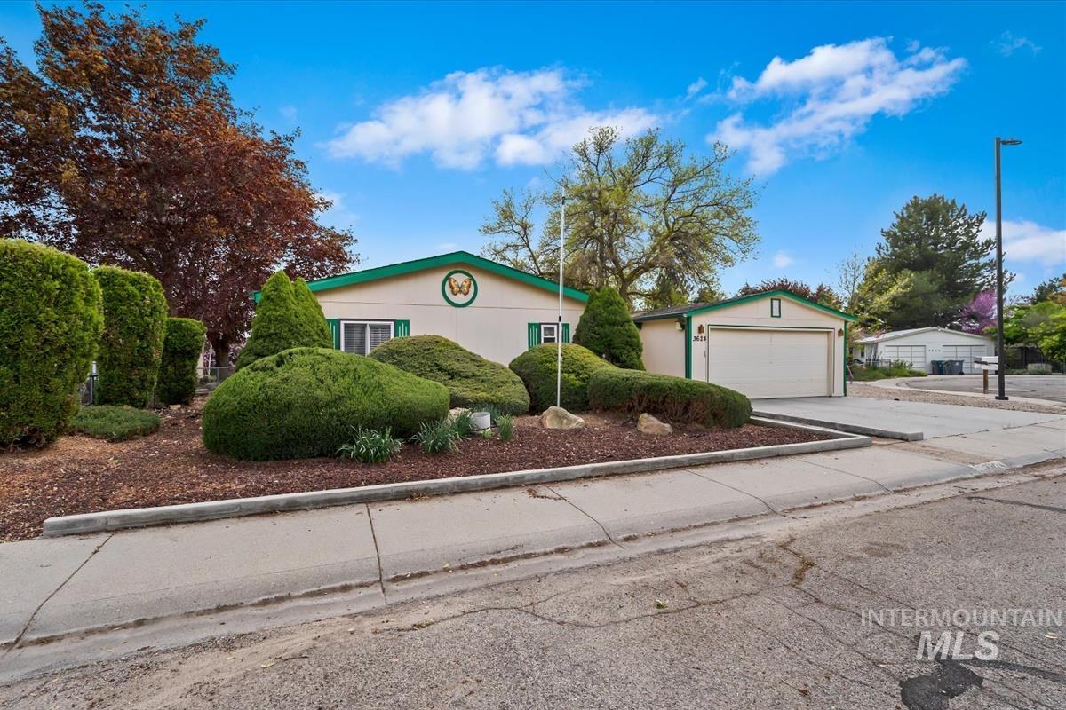 3624 S Licorice Pl, Boise, Idaho 83716, 3 Bedrooms, 2 Bathrooms, Residential For Sale, Price $285,000,MLS 98982634