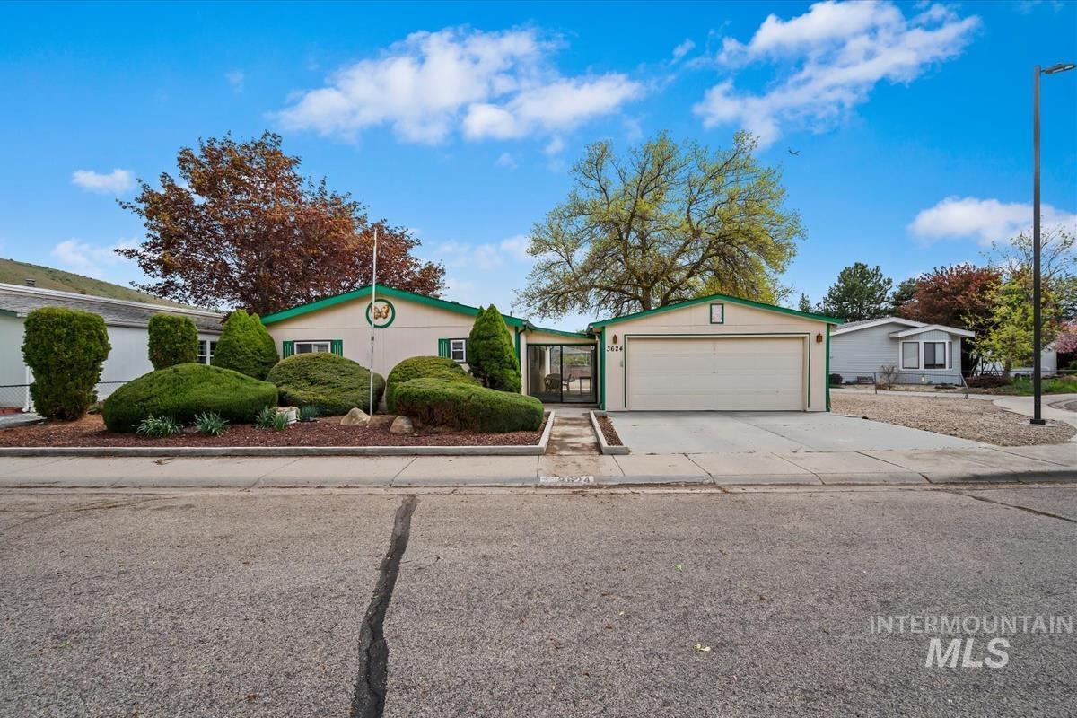 3624 S Licorice Pl, Boise, Idaho 83716, 3 Bedrooms, 2 Bathrooms, Residential For Sale, Price $285,000,MLS 98982634