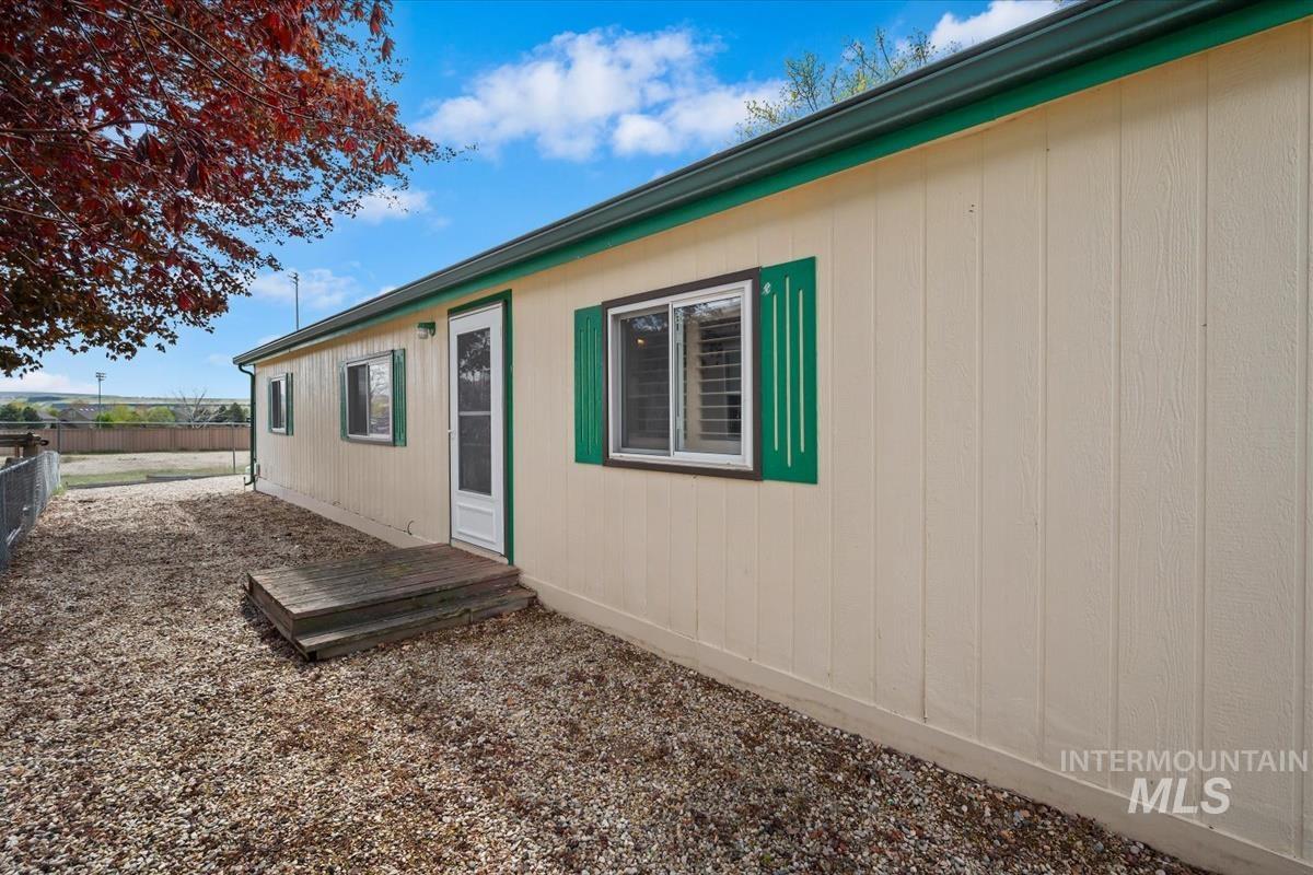 3624 S Licorice Pl, Boise, Idaho 83716, 3 Bedrooms, 2 Bathrooms, Residential For Sale, Price $285,000,MLS 98982634