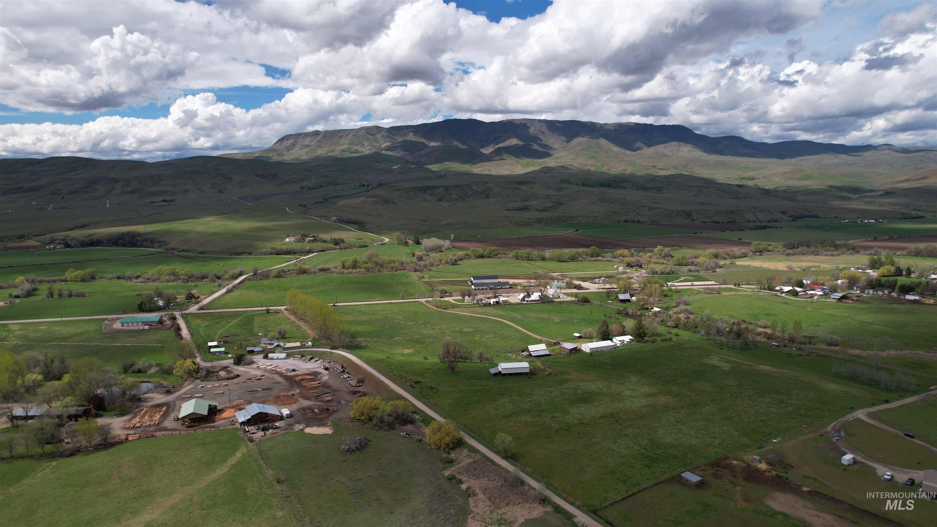 7210 Sweet Ola Hwy, Sweet, Idaho 83670, 5 Bedrooms, 4 Bathrooms, Residential For Sale, Price $1,100,000, 98982637