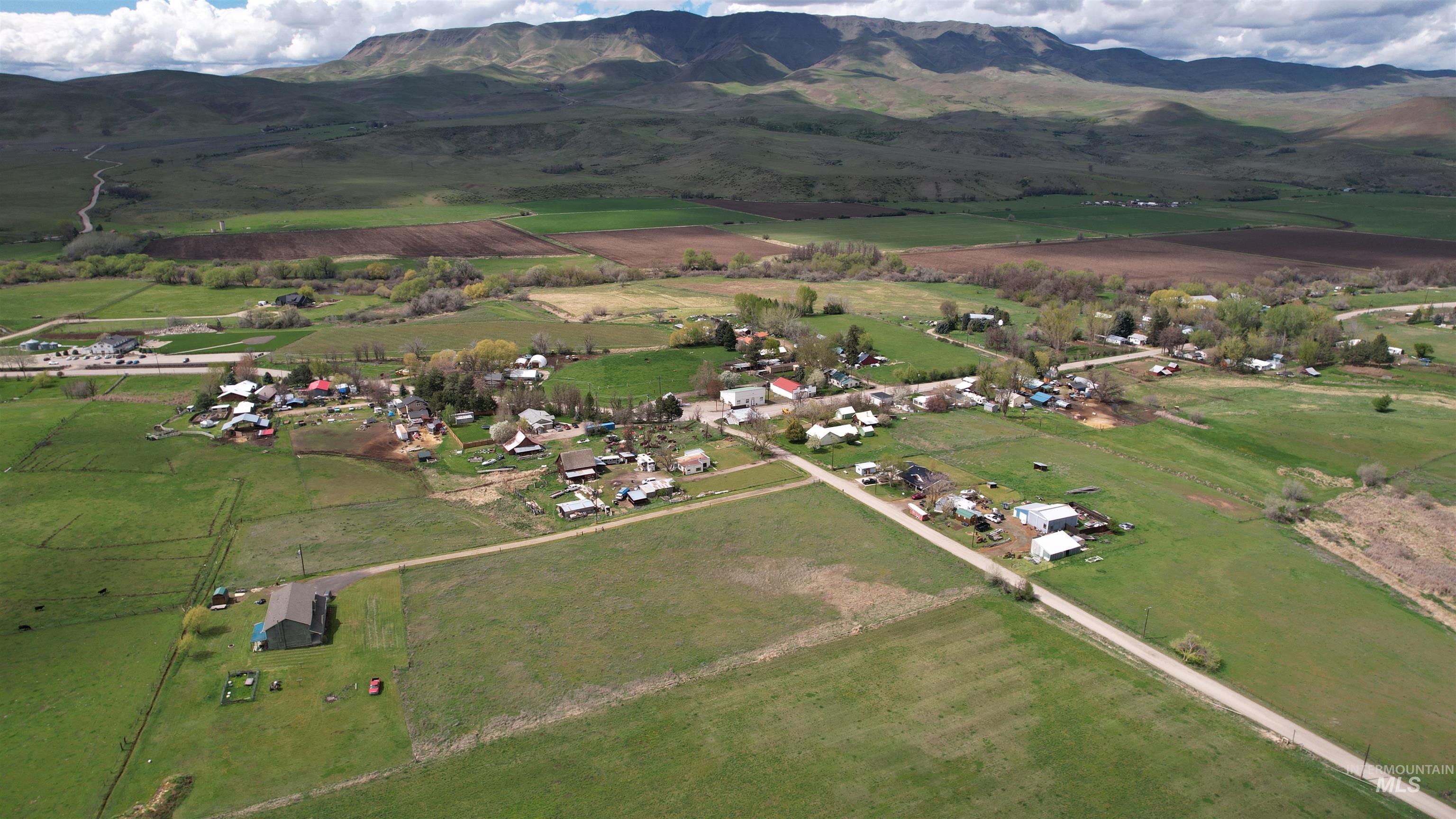 7210 Sweet Ola Hwy, Sweet, Idaho 83670, 5 Bedrooms, 4 Bathrooms, Residential For Sale, Price $1,100,000, 98982637