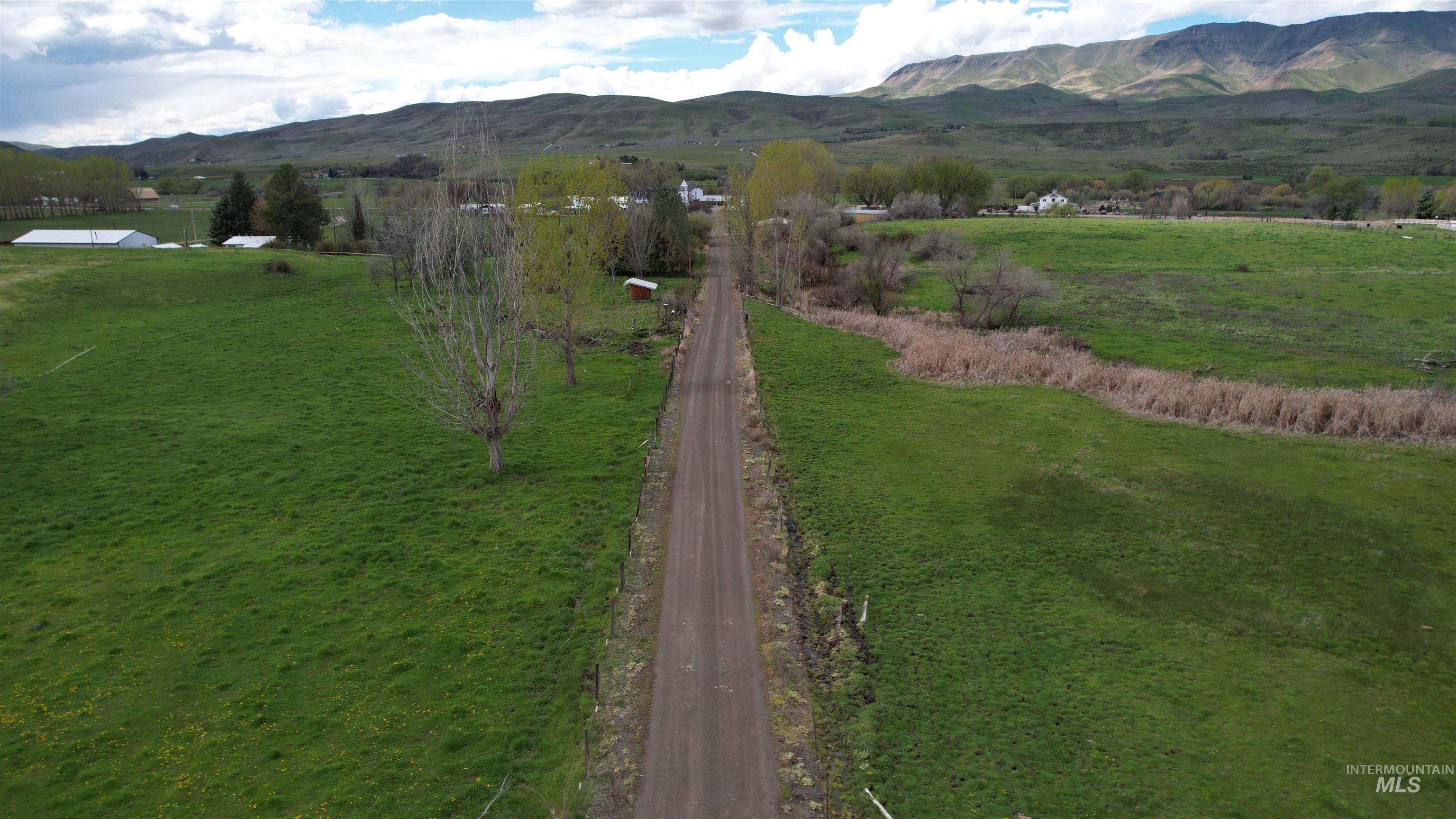 7210 Sweet Ola Hwy, Sweet, Idaho 83670, 5 Bedrooms, 4 Bathrooms, Residential For Sale, Price $1,100,000, 98982637