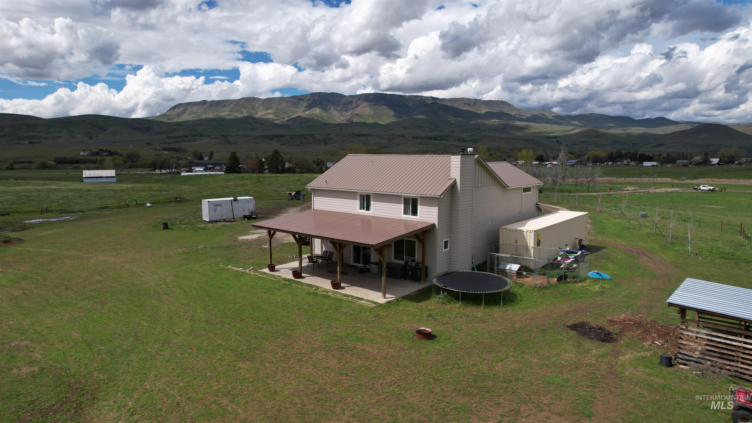 7210 Sweet Ola Hwy, Sweet, Idaho 83670, 5 Bedrooms, 4 Bathrooms, Residential For Sale, Price $1,100,000, 98982637