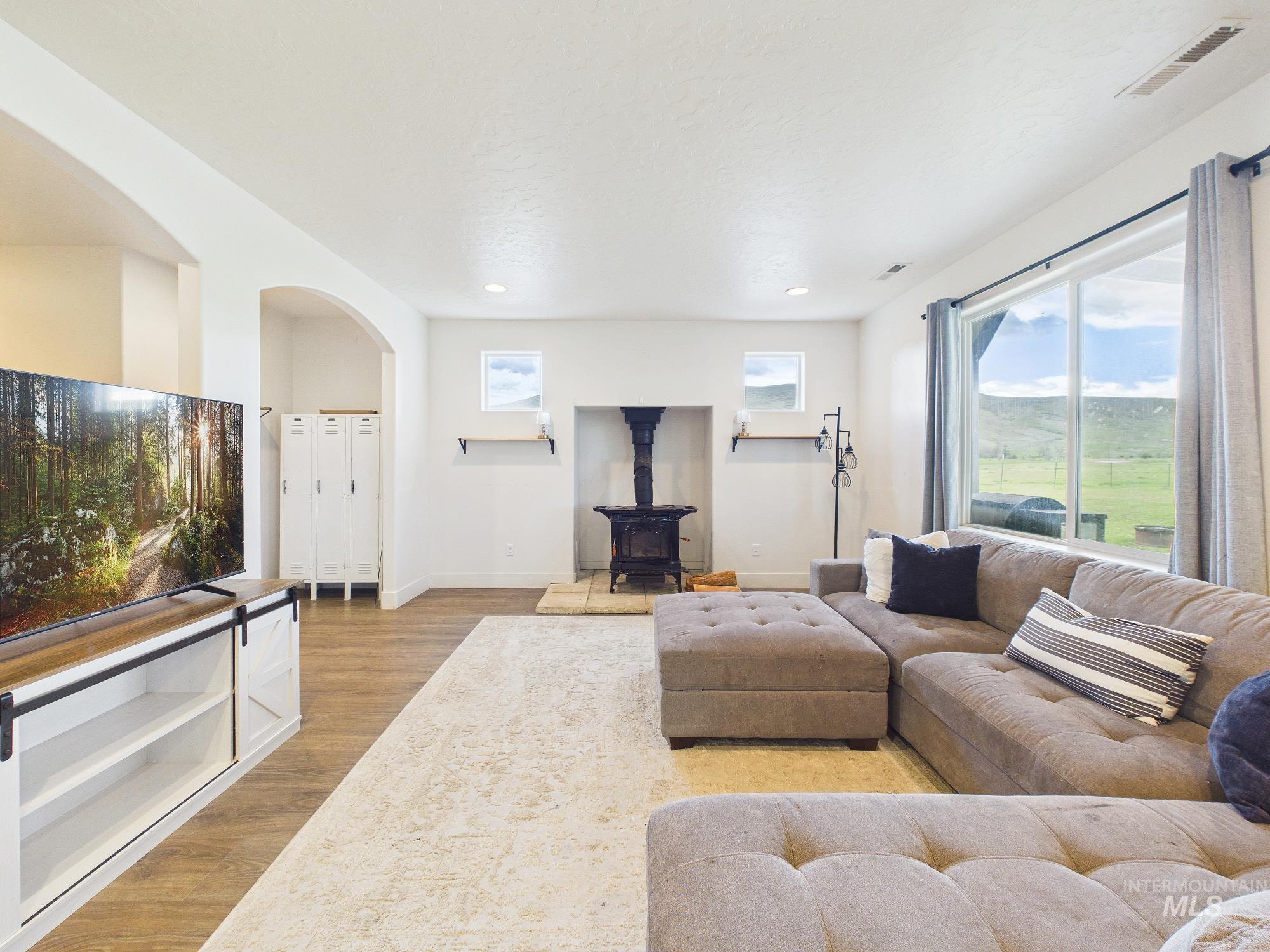 7210 Sweet Ola Hwy, Sweet, Idaho 83670, 5 Bedrooms, 4 Bathrooms, Residential For Sale, Price $1,100,000, 98982637