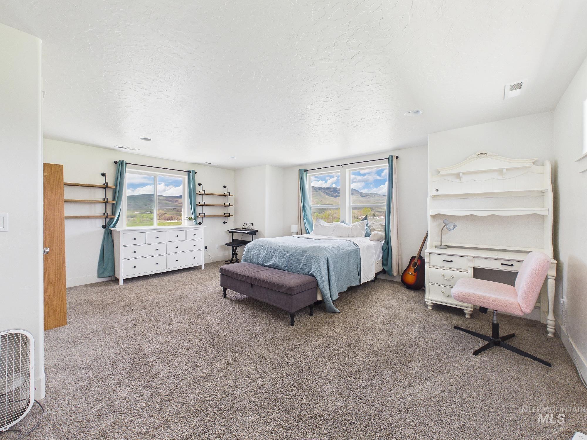 7210 Sweet Ola Hwy, Sweet, Idaho 83670, 5 Bedrooms, 4 Bathrooms, Residential For Sale, Price $1,100,000, 98982637