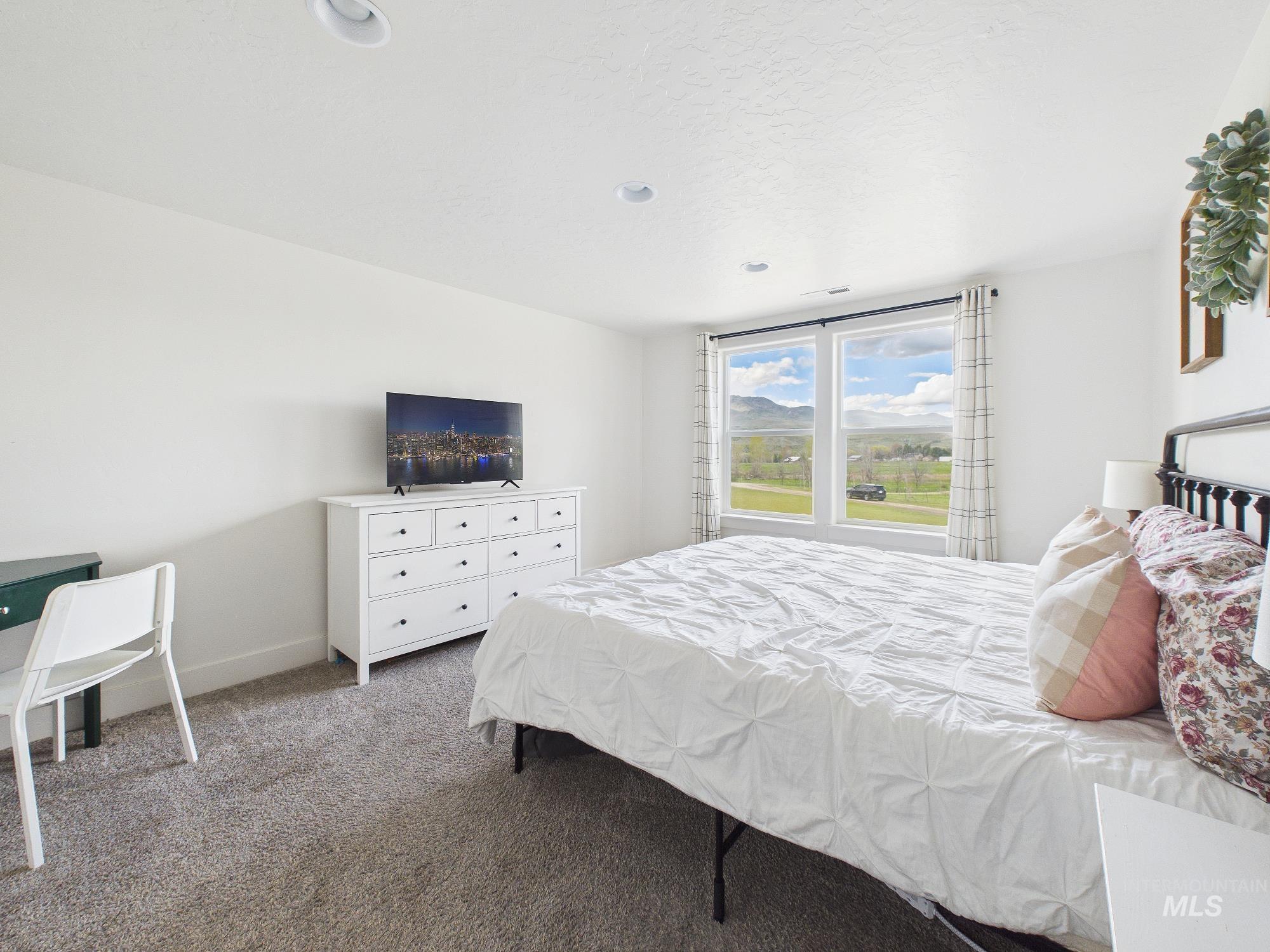 7210 Sweet Ola Hwy, Sweet, Idaho 83670, 5 Bedrooms, 4 Bathrooms, Residential For Sale, Price $1,100,000, 98982637