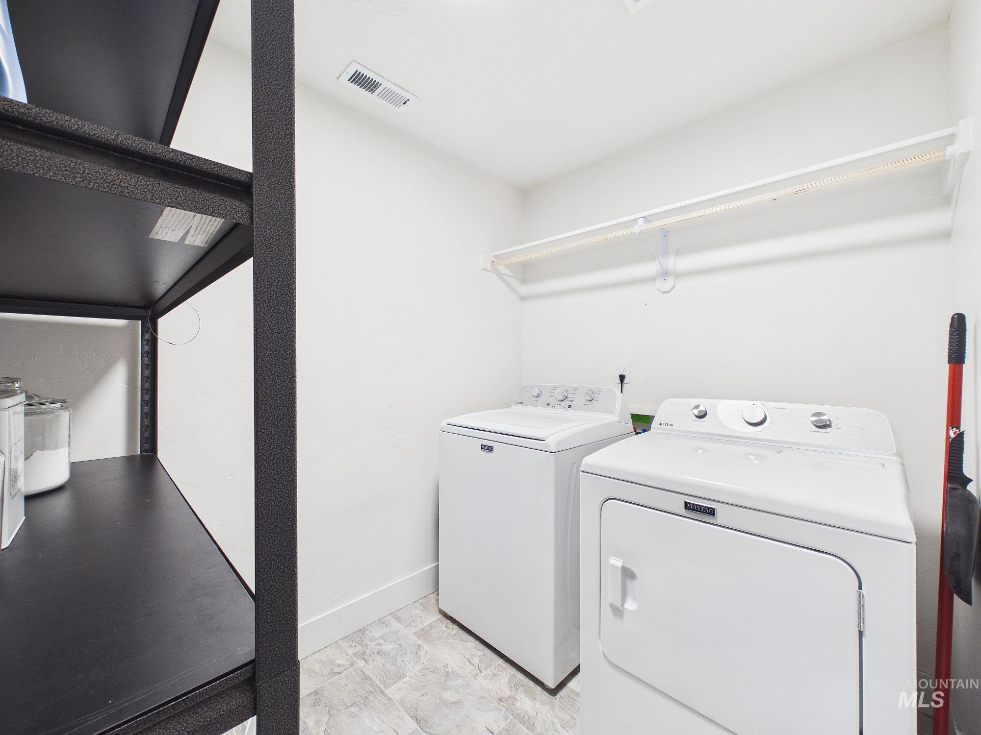 7210 Sweet Ola Hwy, Sweet, Idaho 83670, 5 Bedrooms, 4 Bathrooms, Residential For Sale, Price $1,100,000, 98982637