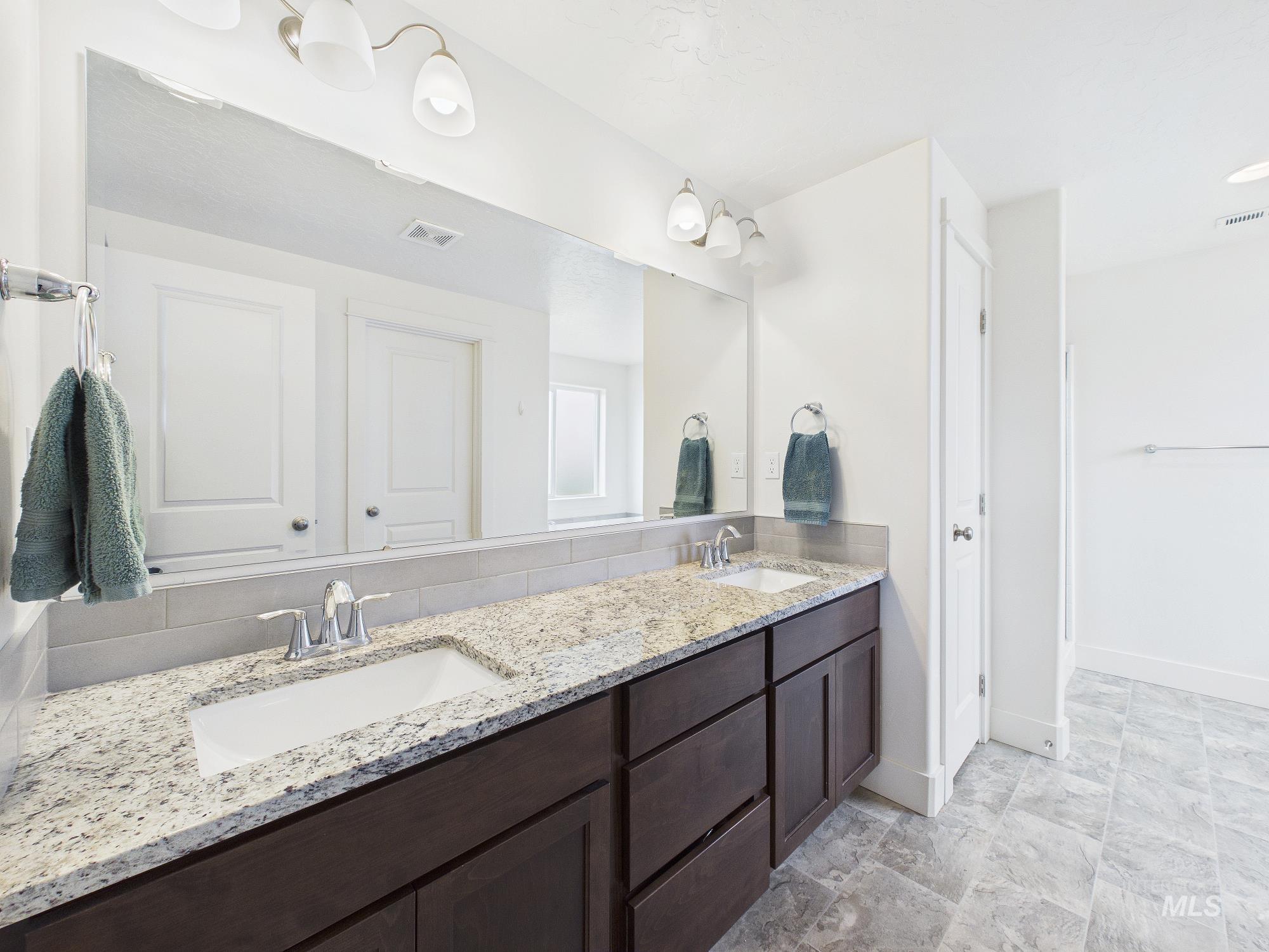 7210 Sweet Ola Hwy, Sweet, Idaho 83670, 5 Bedrooms, 4 Bathrooms, Residential For Sale, Price $1,100,000, 98982637