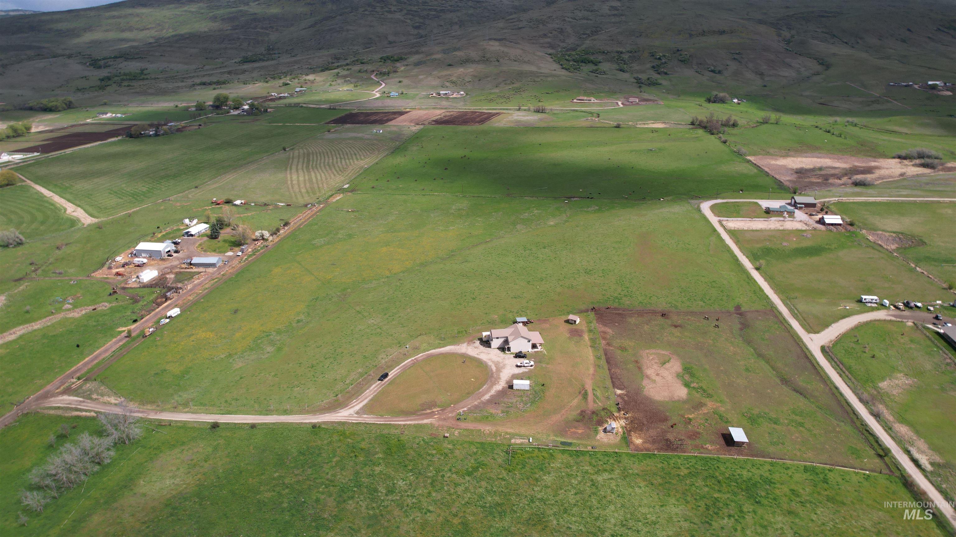 7210 Sweet Ola Hwy, Sweet, Idaho 83670, 5 Bedrooms, 4 Bathrooms, Residential For Sale, Price $1,100,000, 98982637