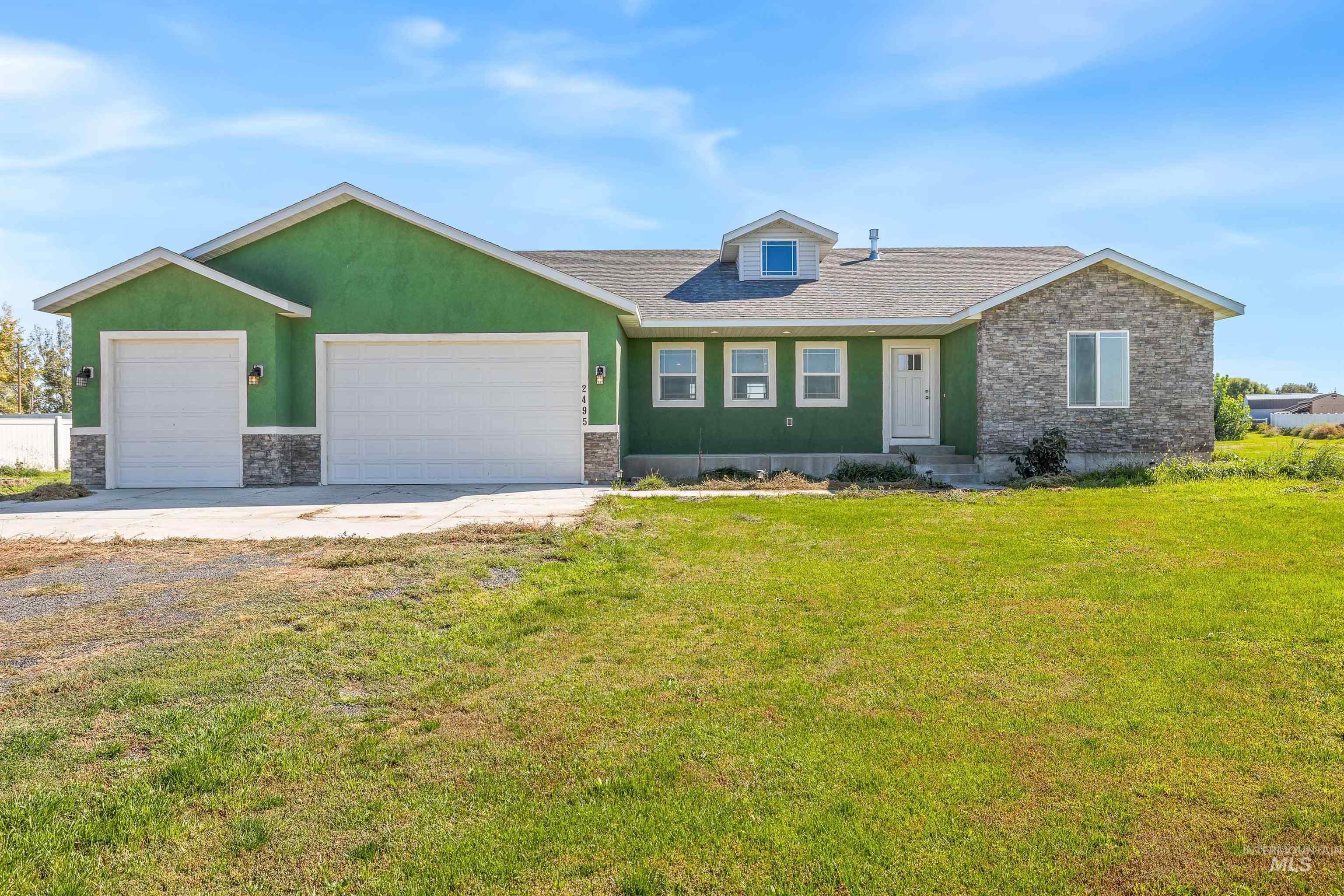 2495 E 3758 N, Twin Falls, Idaho 83301, 4 Bedrooms, 2 Bathrooms, Residential For Sale, Price $530,000,MLS 98982640
