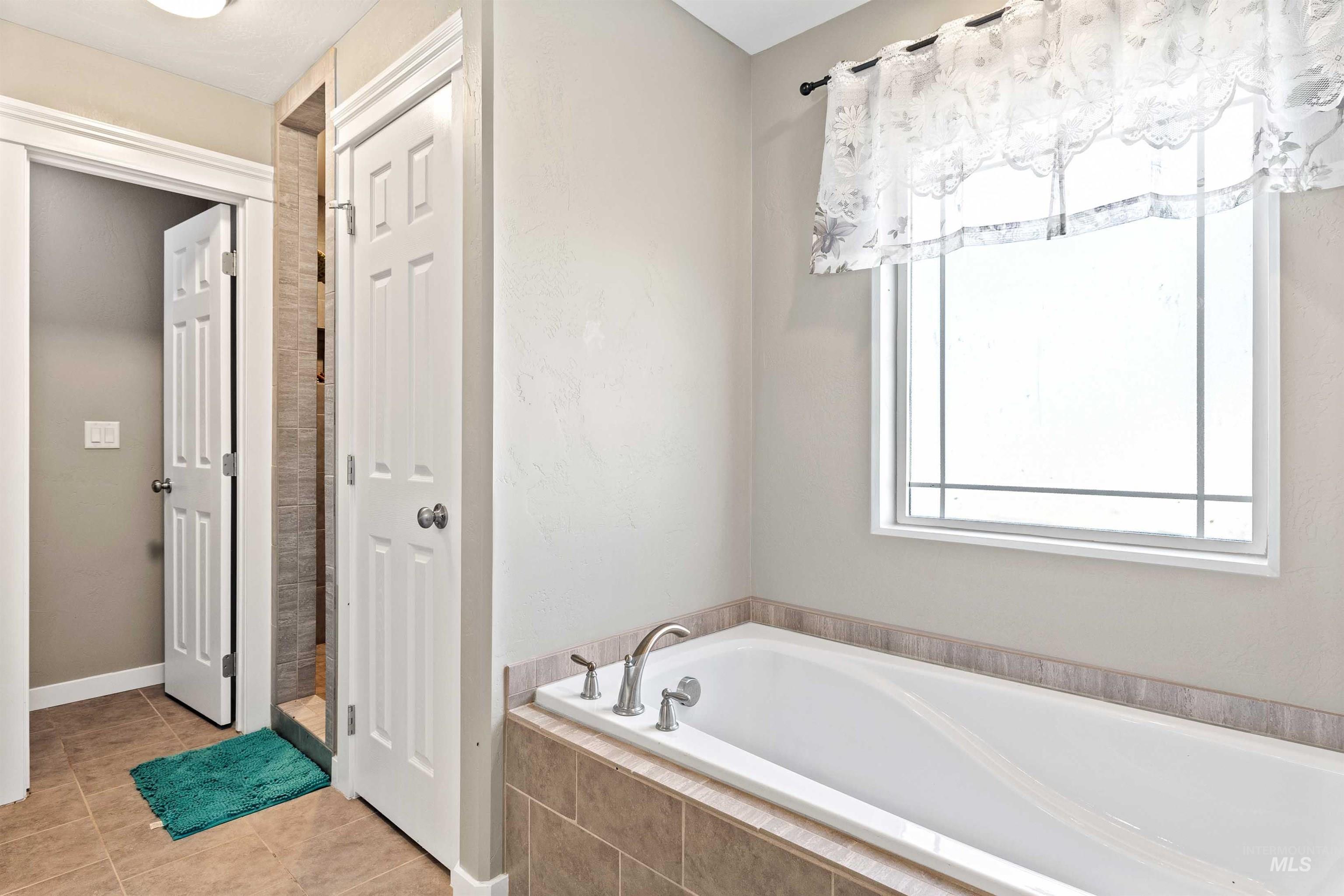 2495 E 3758 N, Twin Falls, Idaho 83301, 4 Bedrooms, 2 Bathrooms, Residential For Sale, Price $530,000,MLS 98982640