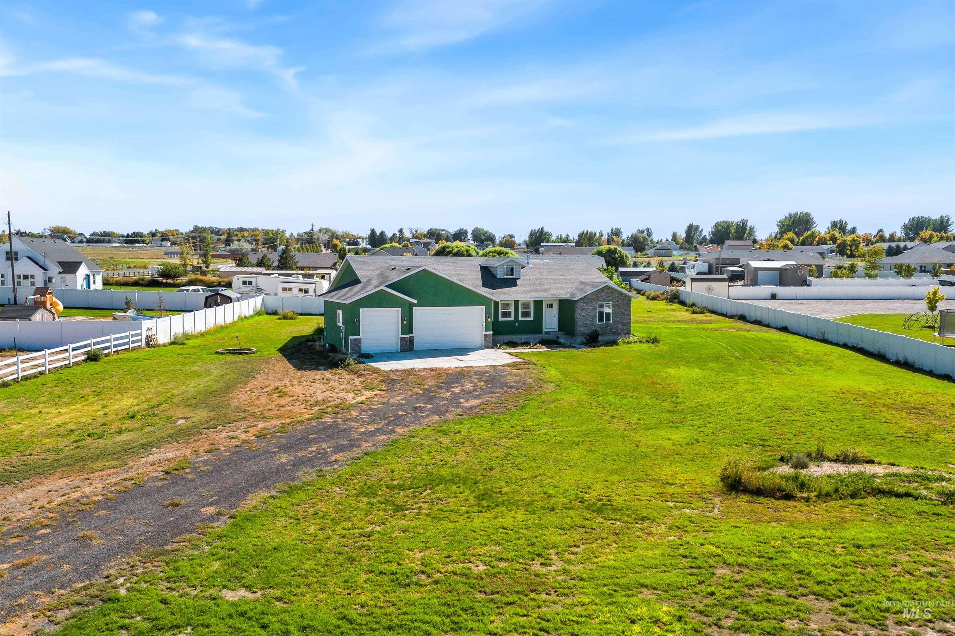 2495 E 3758 N, Twin Falls, Idaho 83301, 4 Bedrooms, 2 Bathrooms, Residential For Sale, Price $530,000,MLS 98982640