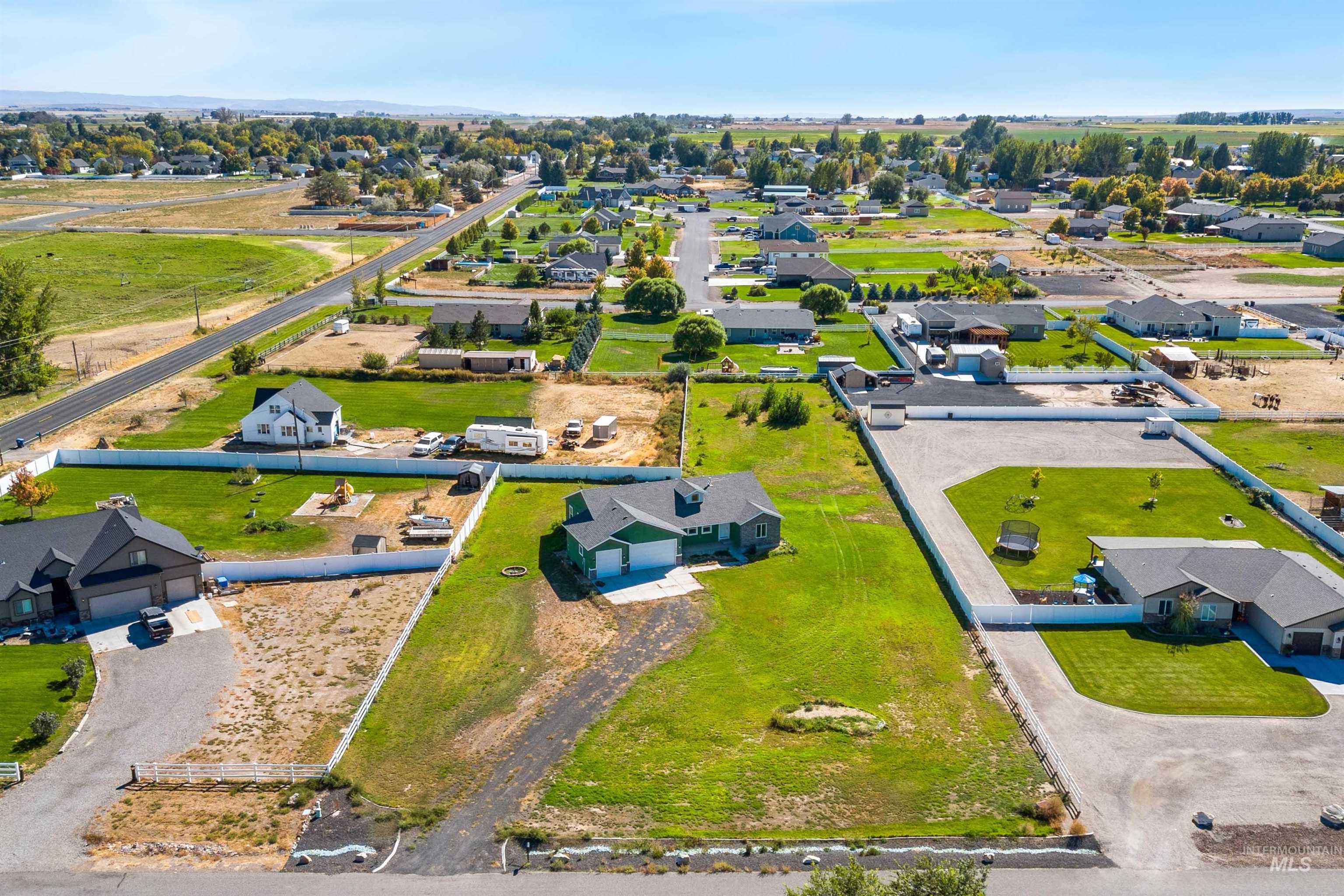 2495 E 3758 N, Twin Falls, Idaho 83301, 4 Bedrooms, 2 Bathrooms, Residential For Sale, Price $530,000,MLS 98982640