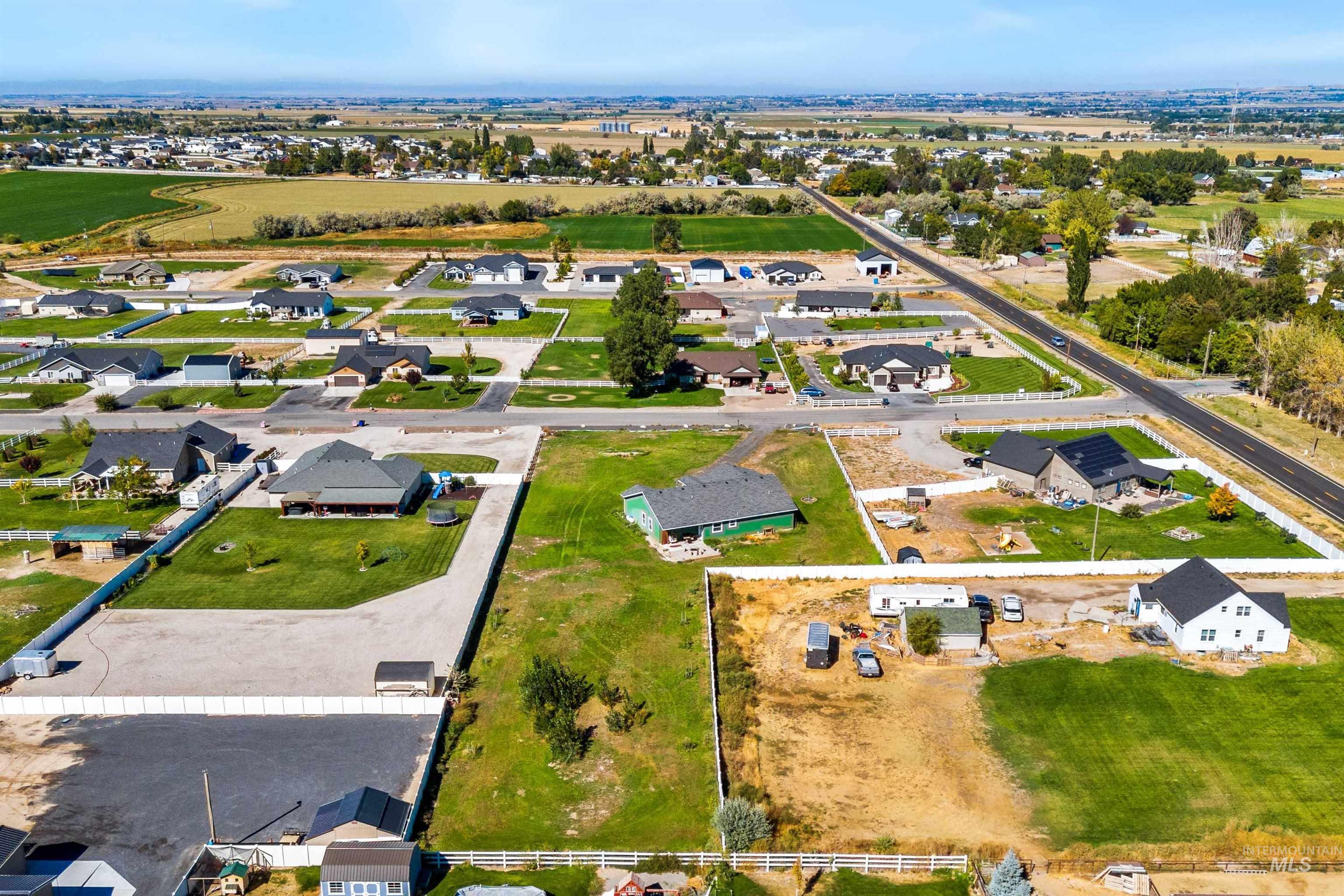 2495 E 3758 N, Twin Falls, Idaho 83301, 4 Bedrooms, 2 Bathrooms, Residential For Sale, Price $530,000,MLS 98982640