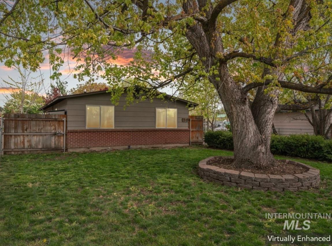 3840 N Jackie Ln, Boise, Idaho 83704, 3 Bedrooms, 1 Bathroom, Residential For Sale, Price $369,900,MLS 98982642
