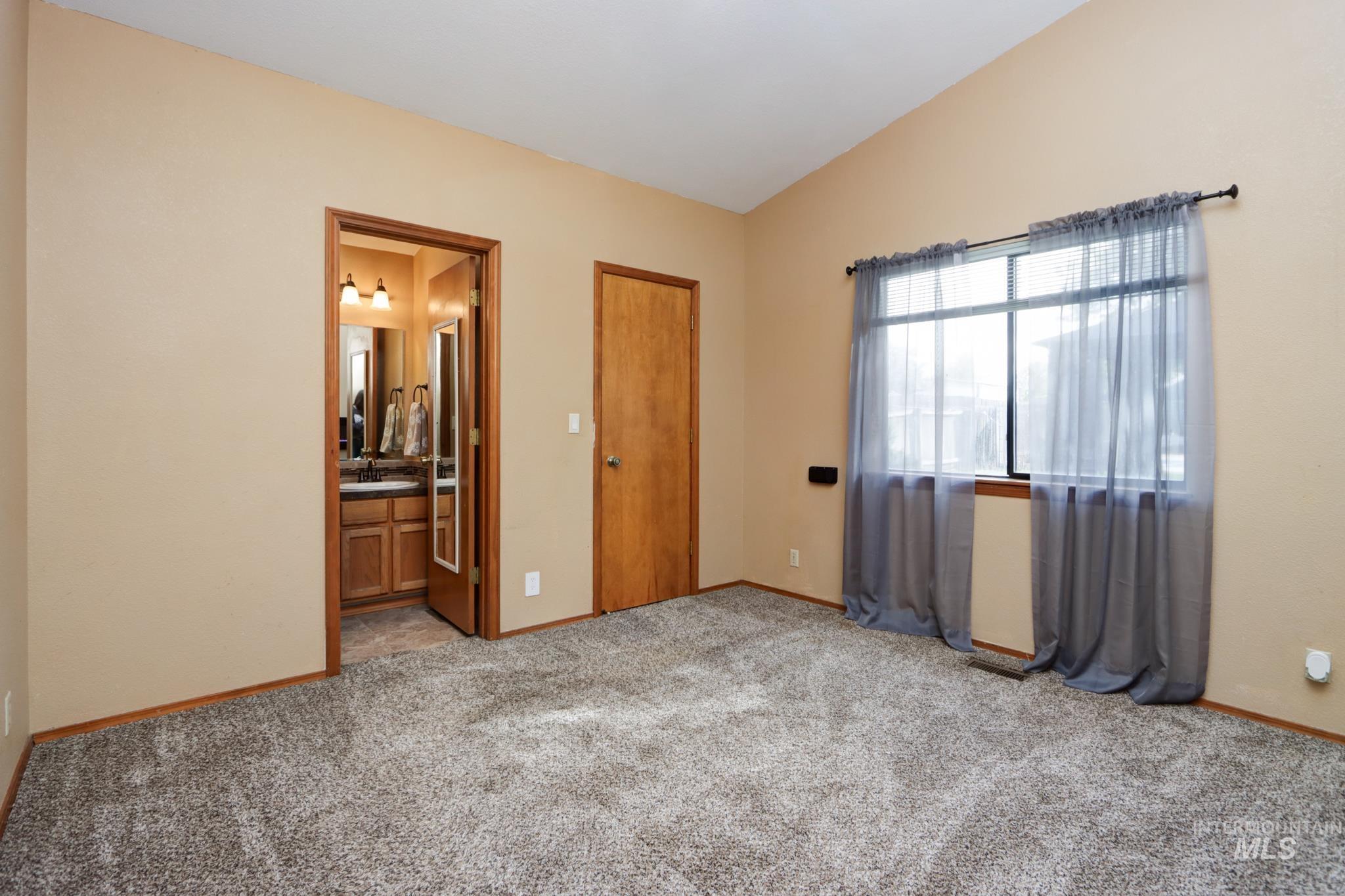 1774 N Jericho Rd, Meridian, Idaho 83646-1858, 3 Bedrooms, 2 Bathrooms, Residential For Sale, Price $449,000,MLS 98982646