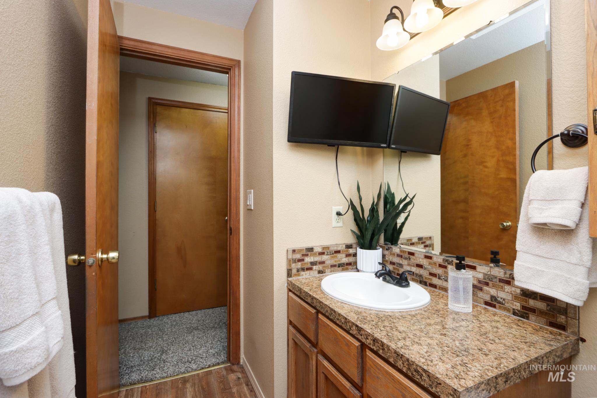1774 N Jericho Rd, Meridian, Idaho 83646-1858, 3 Bedrooms, 2 Bathrooms, Residential For Sale, Price $449,000,MLS 98982646